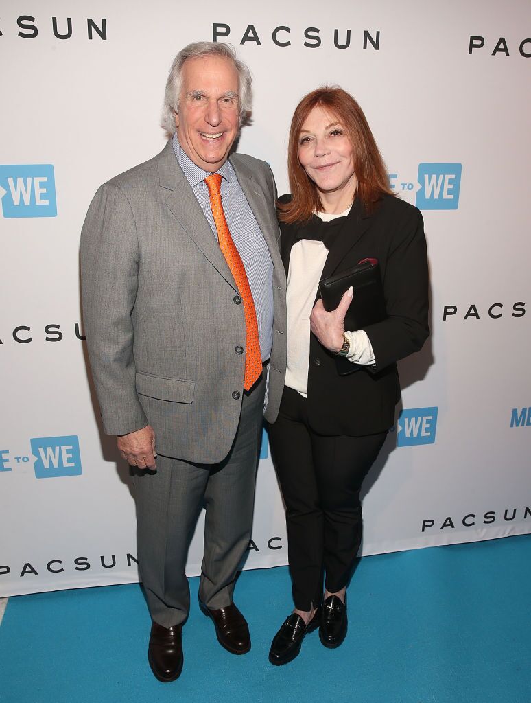 Henry Winkle y Stacey Weitzman en un evento de PacSun | Fuente: Getty Images