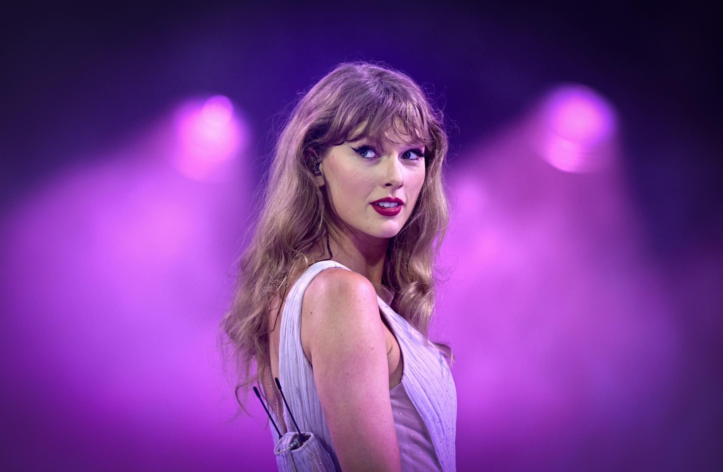 Taylor Swift durante su gira "Taylor Swift | The Eras Tour" el 15 de agosto de 2024, en Londres, Inglaterra. | Fuente: Getty Images