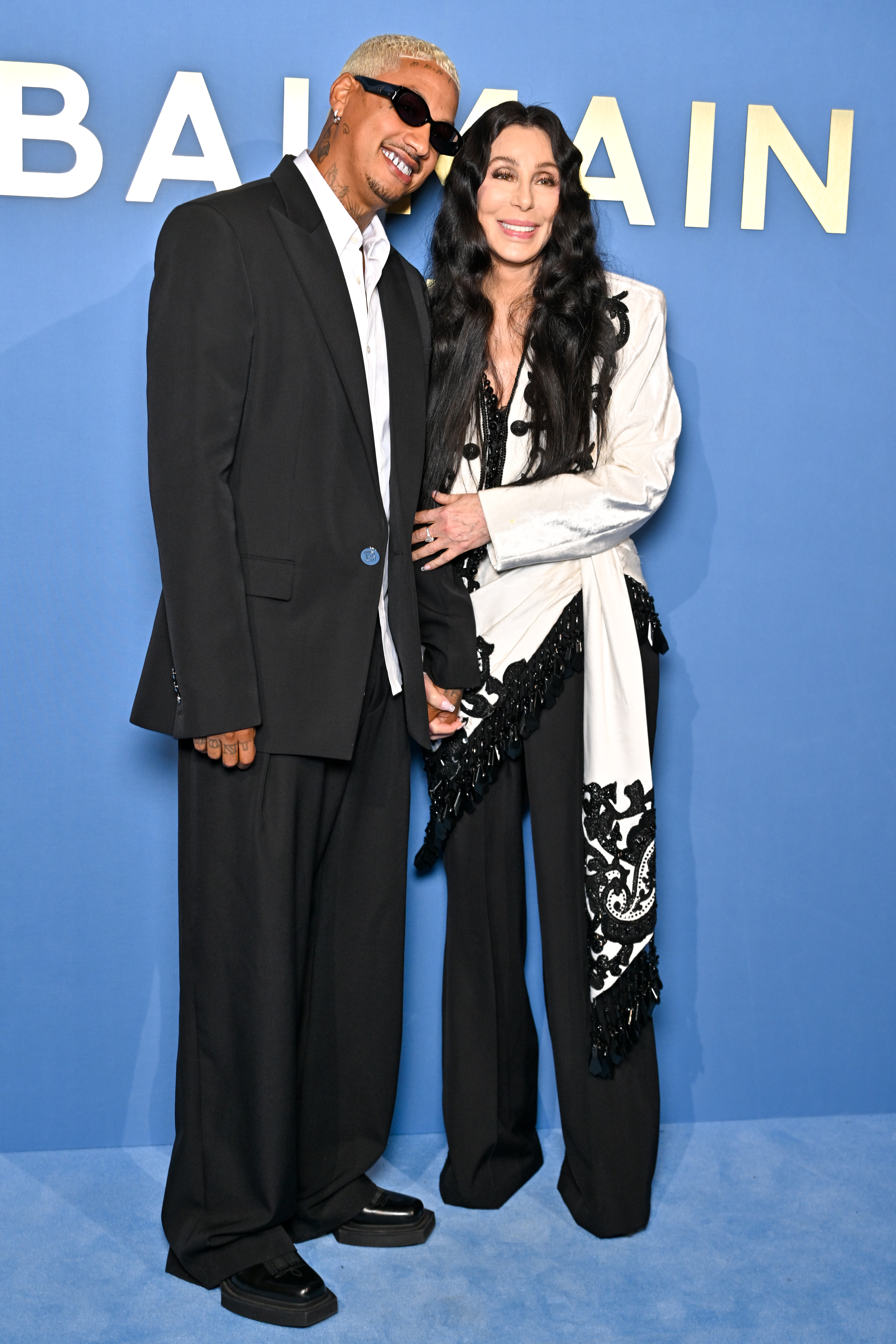 Cher y Alexander Edwards en la Semana de la Moda de París en septiembre de 2023 | Fuente: Getty Images