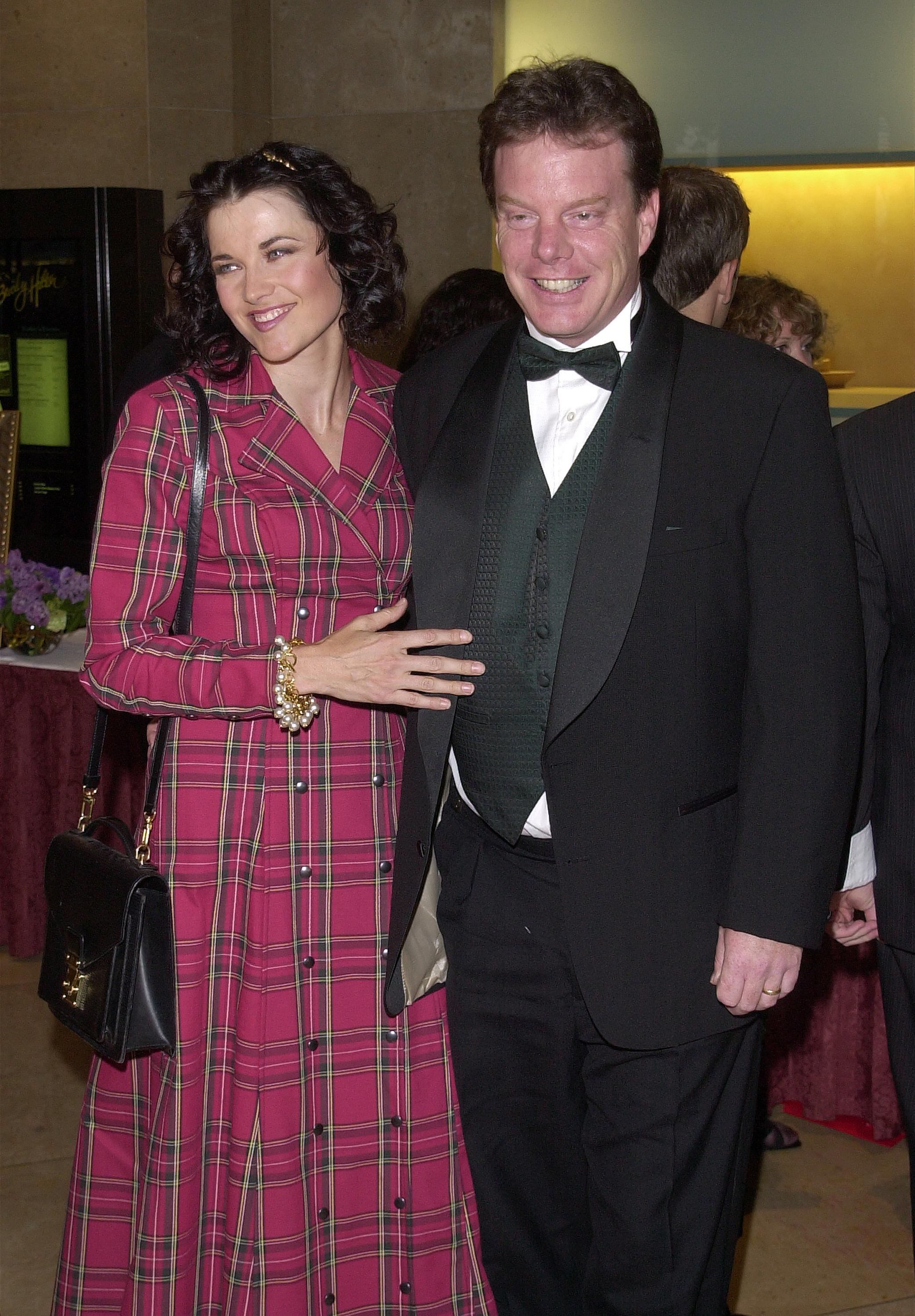 Lucy Lawless y Rob Tapert asisten a los Premios ASCAP de Música para Cine y Televisión el 24 de abril de 2001 | Fuente: Getty Images