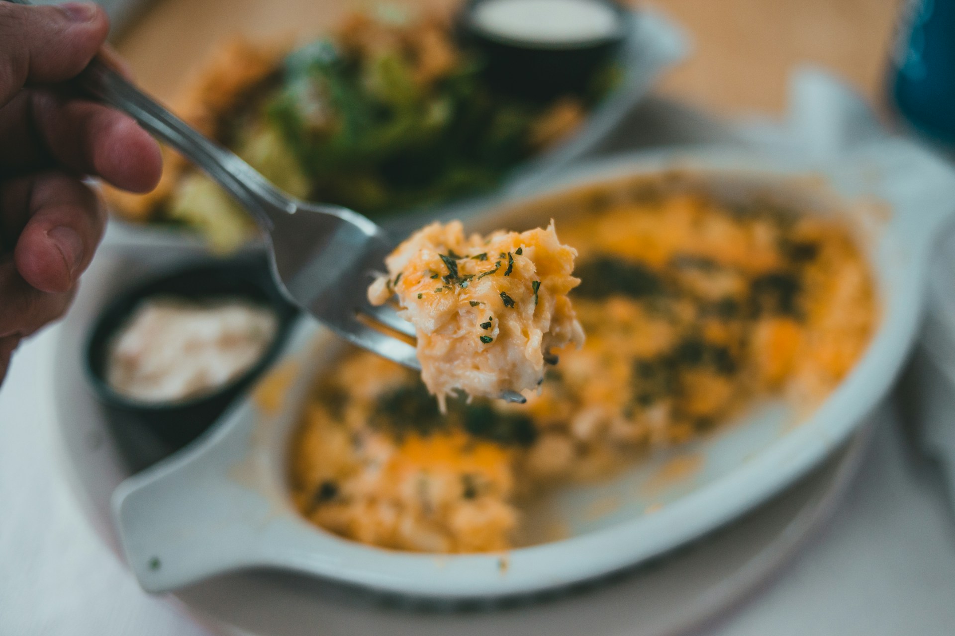 Una persona cenando | Fuente: Unsplash