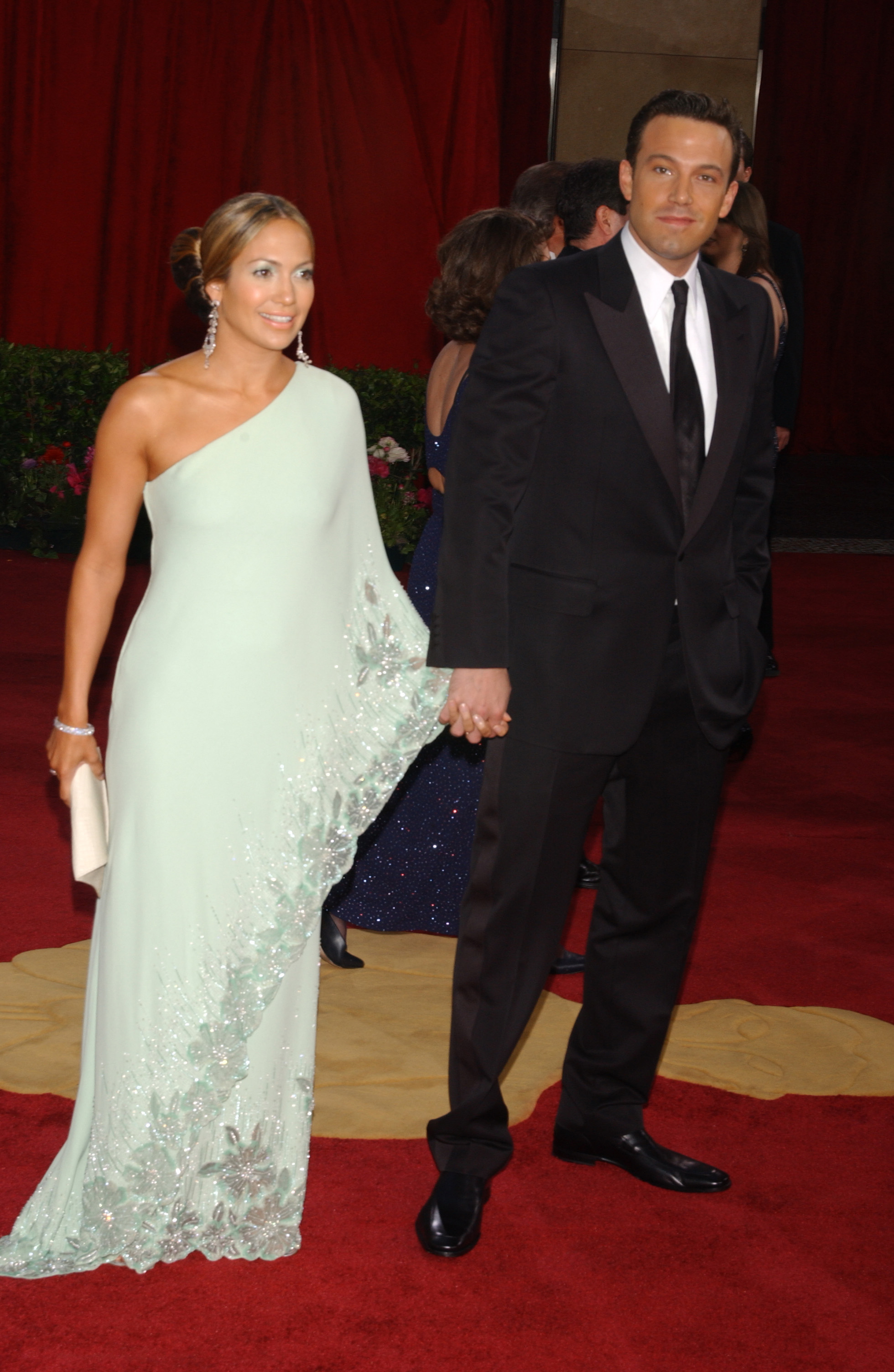 Jennifer Lopez y Ben Affleck en la 75 edición de los Premios de la Academia en 2003 | Fuente: Getty Images