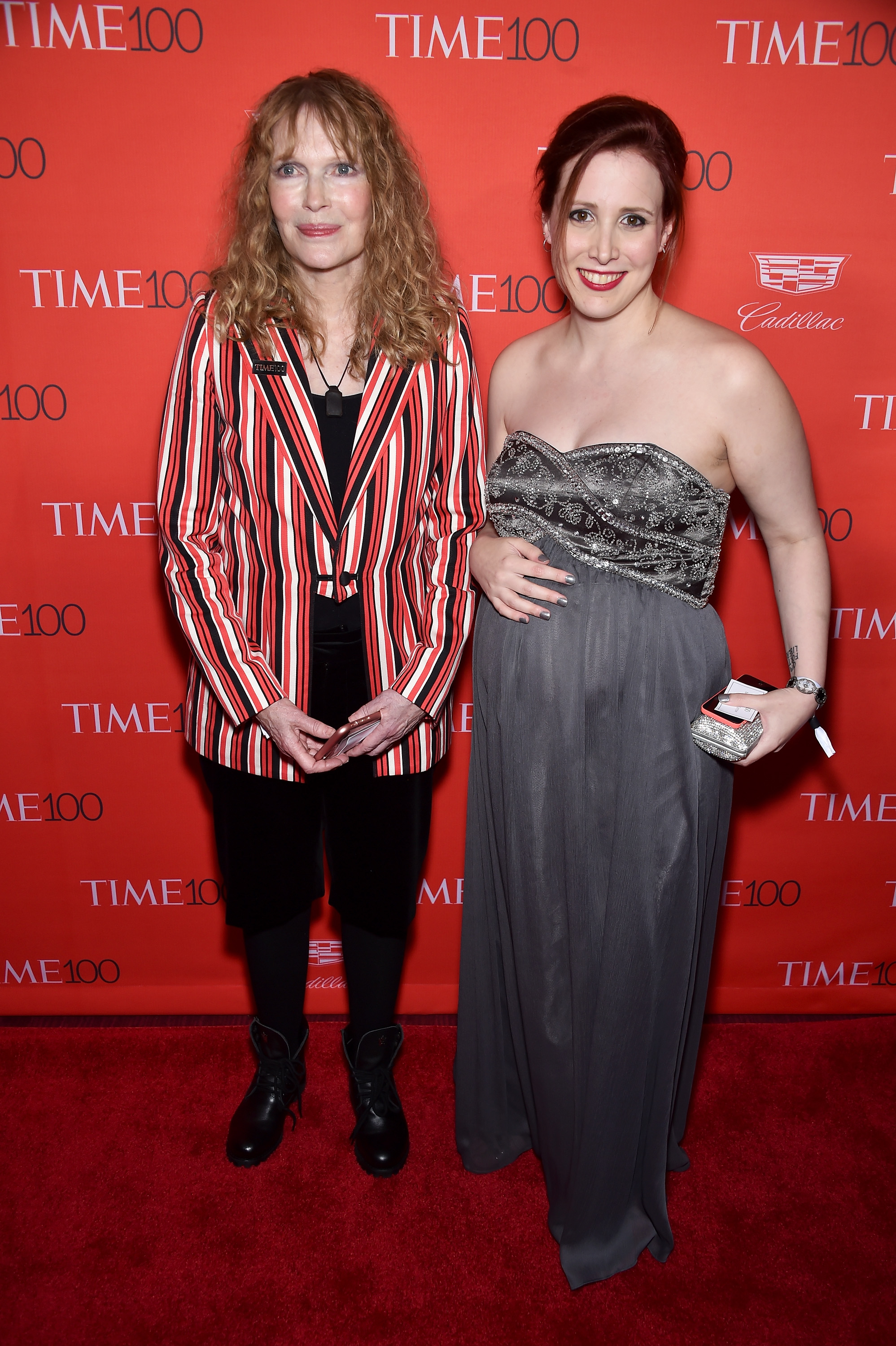 Mia Farrow y Dylan Farrow asisten a la alfombra roja de la Time 100 Gala, Time's Most Influential People In The World en el Jazz At Lincoln Center de Nueva York, el 26 de abril de 2016. | Fuente: Getty Images