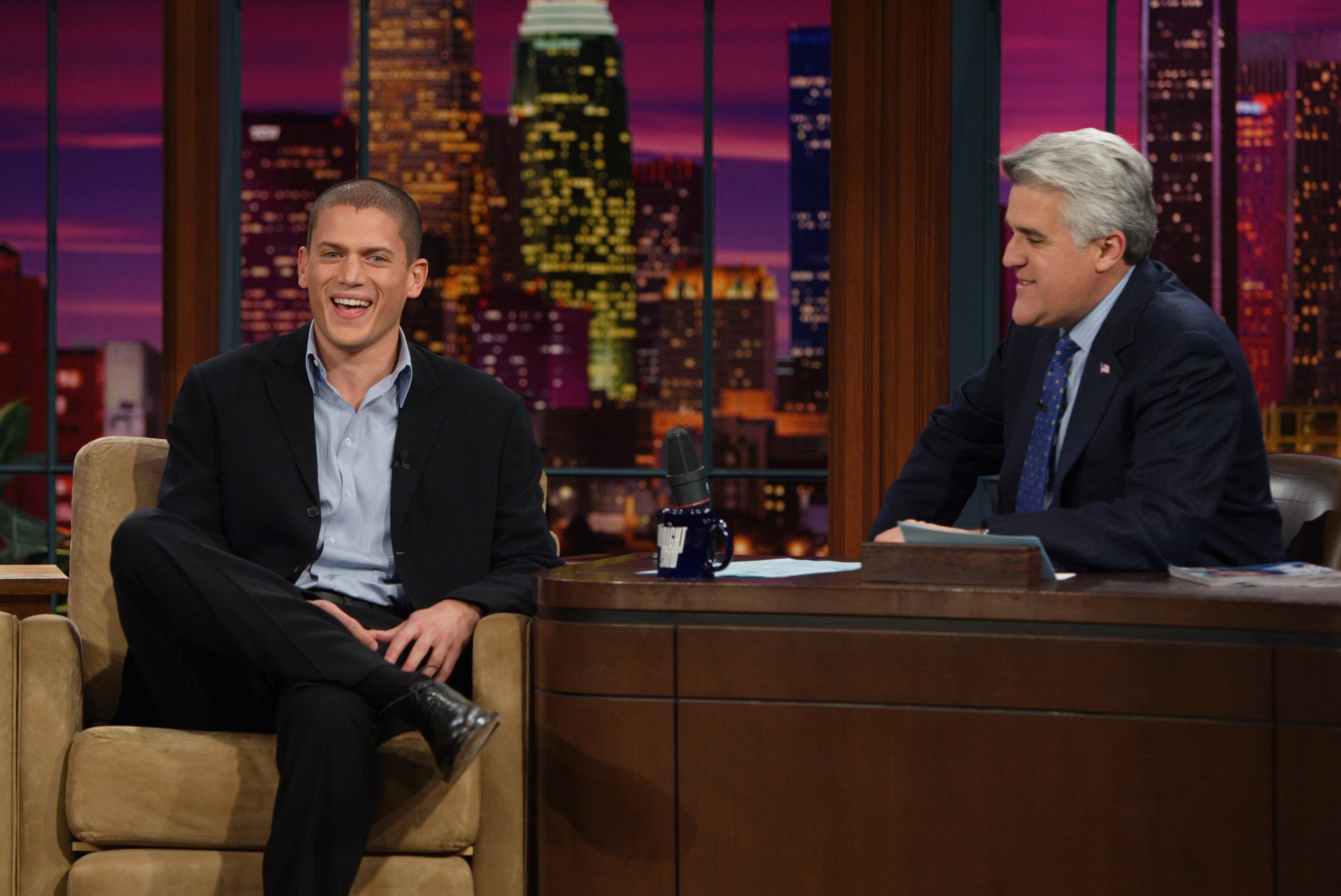 Wentworth Miller durante una entrevista con el presentador Jay Leno el 21 de noviembre de 2005 | Fuente: Getty Images