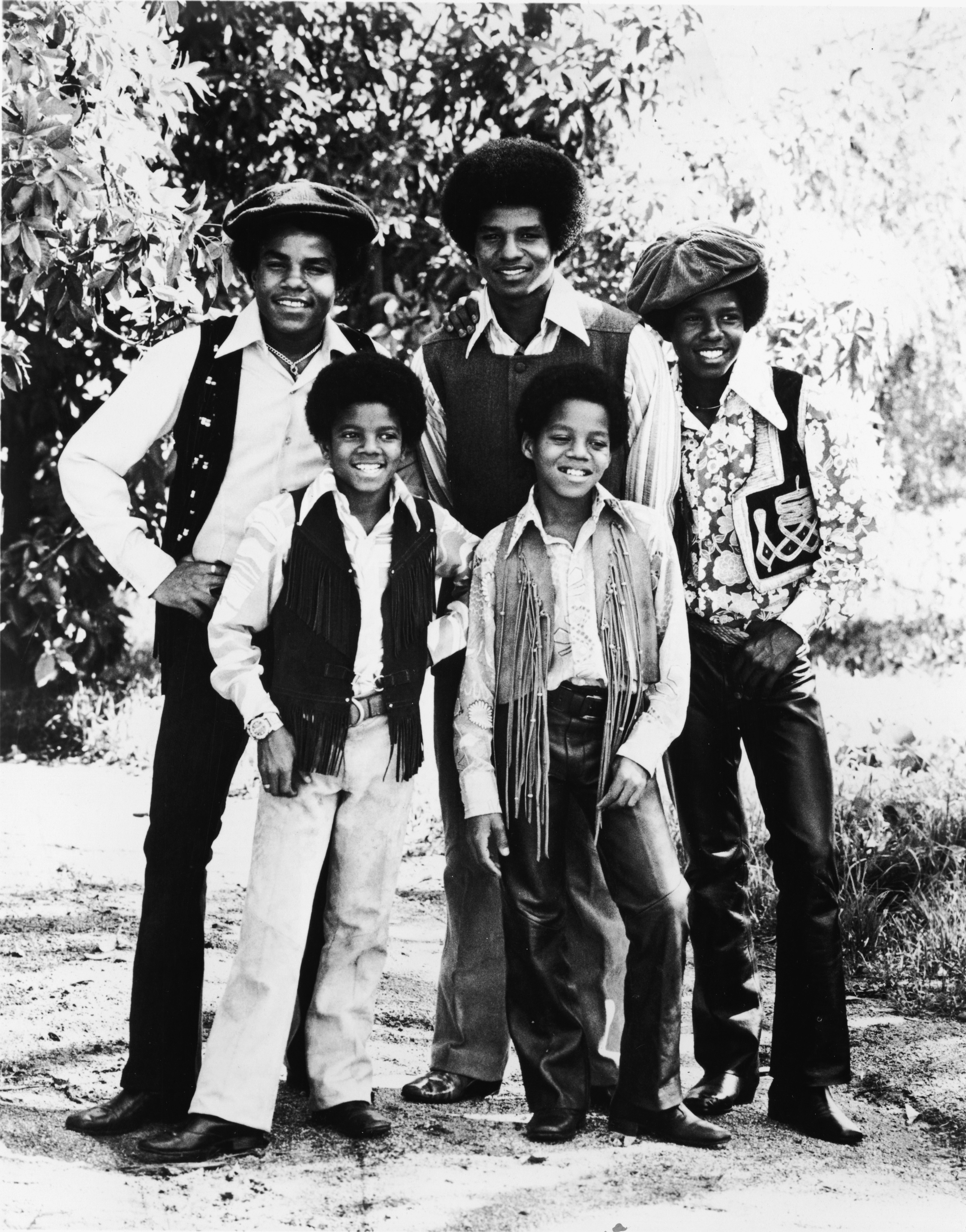 The Jackson 5 posando para un retrato a principios de los 70 | Fuente: Getty Images