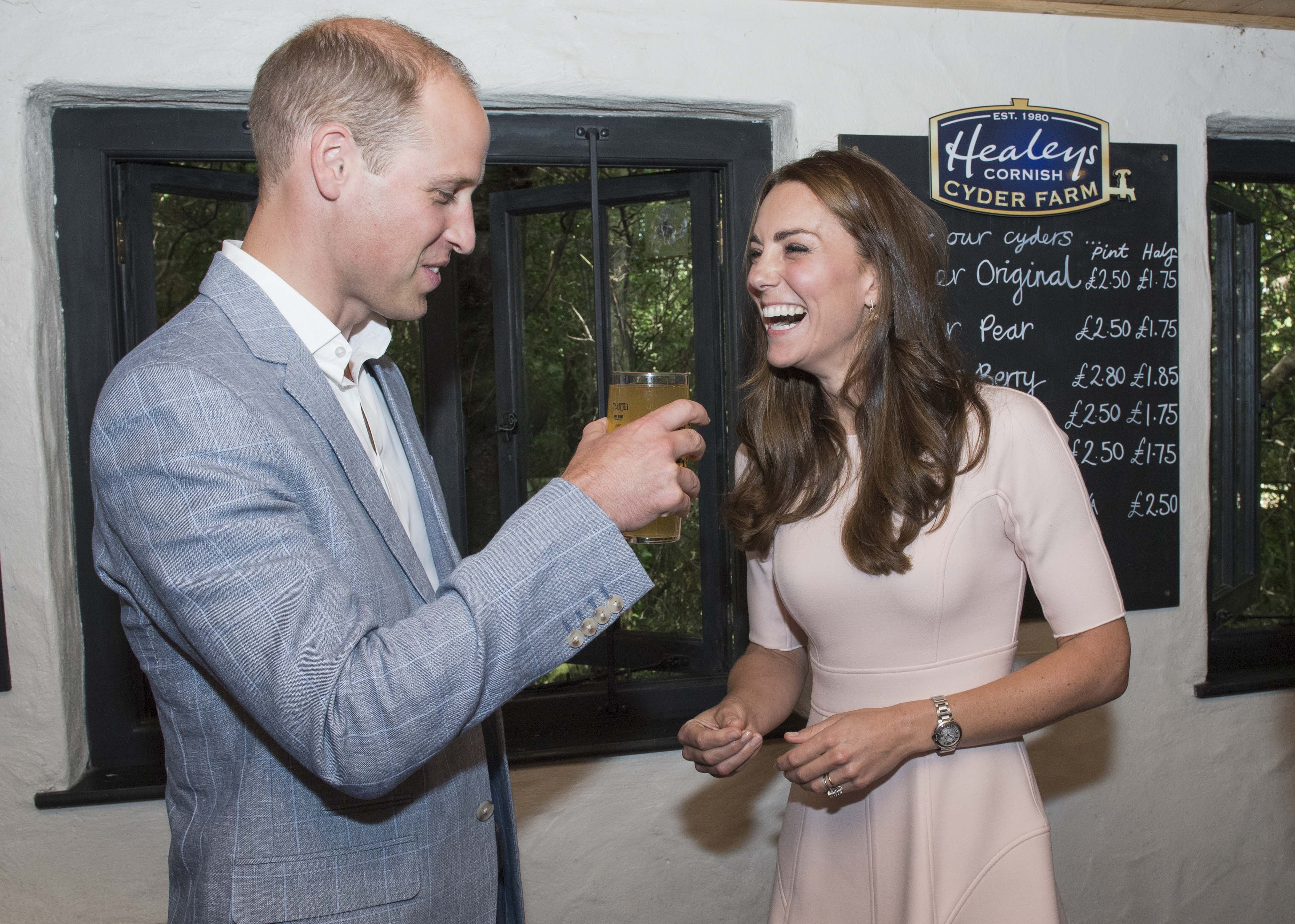 El príncipe William y Kate Middleton en Truro, Inglaterra, en 2016. | Foto: Getty Images