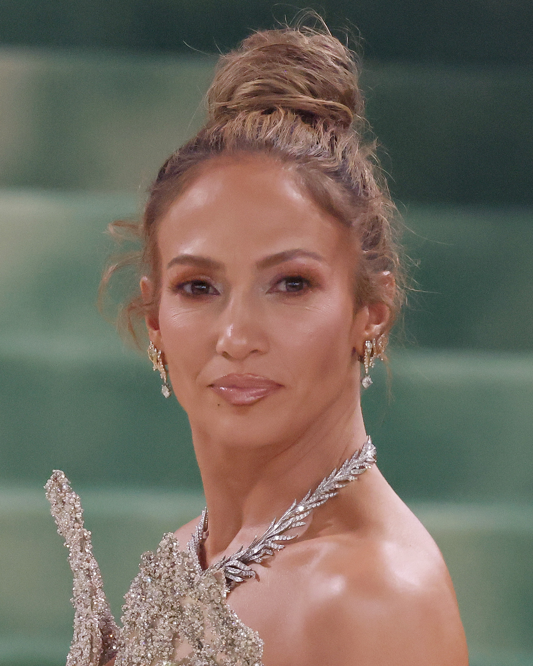 Jennifer Lopez asiste a la Gala Met que celebra "Sleeping Beauties: Reawakening Fashion" en Nueva York, el 6 de mayo de 2024. | Fuente: Getty Images