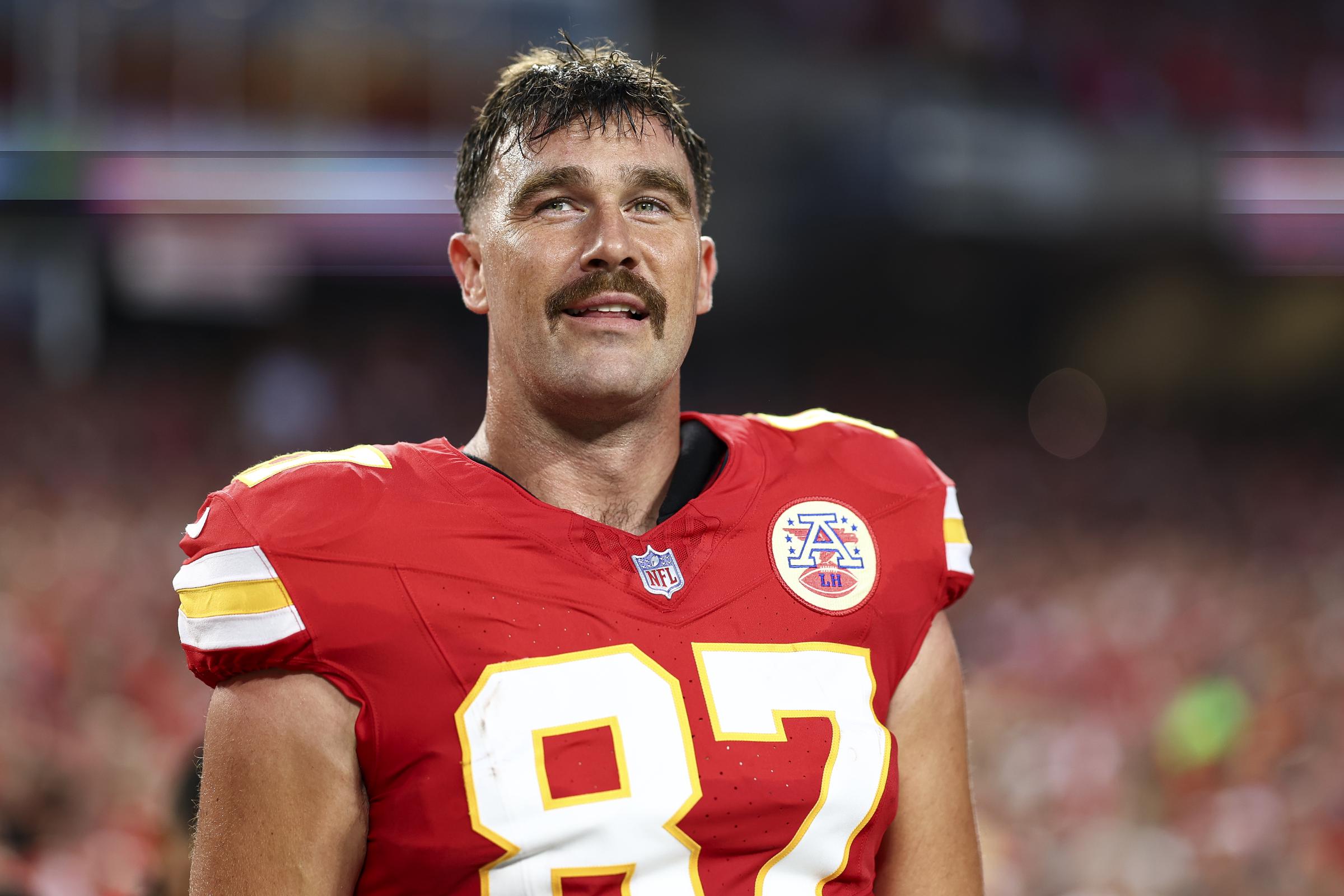 Travis Kelce durante un partido de fútbol americano de la NFL contra los Baltimore Ravens en Kansas City, Missouri, el 5 de septiembre de 2024 | Fuente: Getty Images