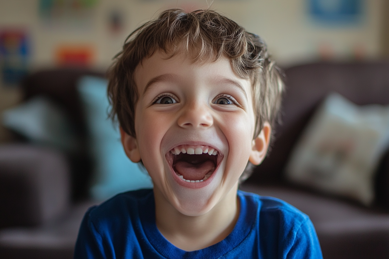 Un niño emocionado con una sonrisa brillante | Fuente: Midjourney