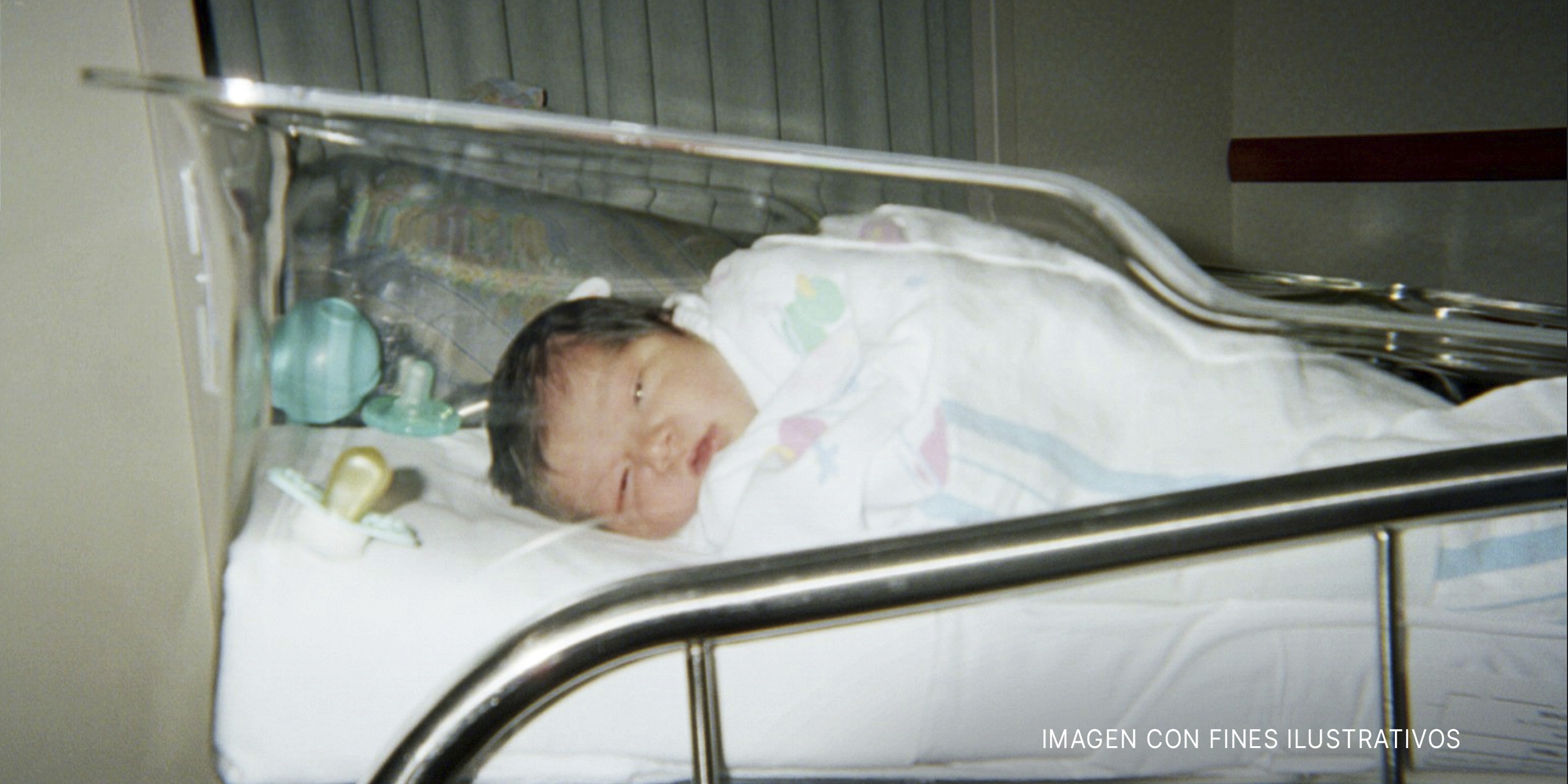 Un recién nacido con el pelo negro. | Foto: Flickr.com/Nadia Santoyo/(CC BY 2.0)