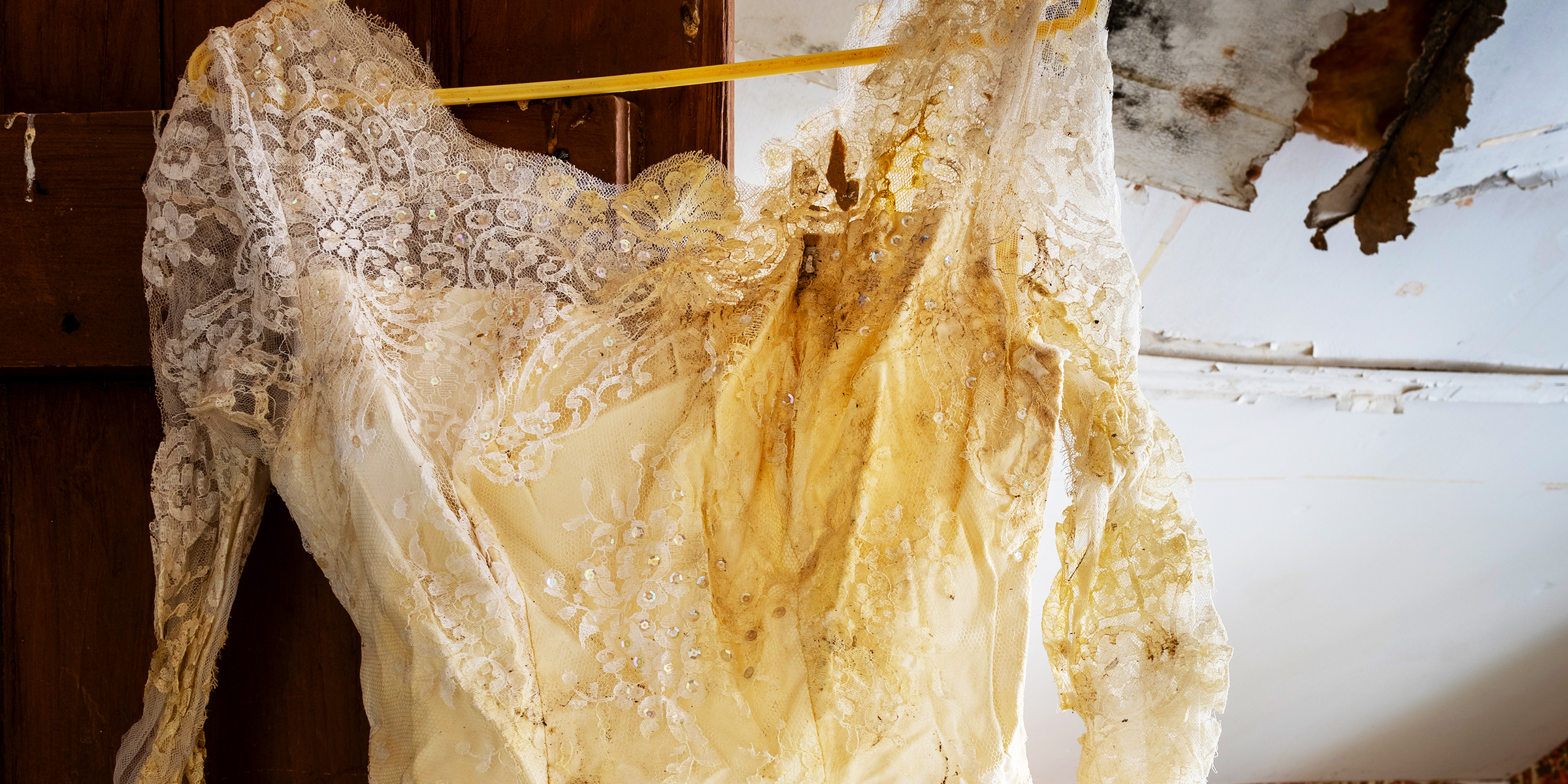 Un vestido de novia arruinado. | Foto: Shutterstock
