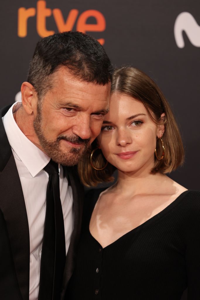 Antonio y Stella Banderas en la 69ª edición del Festival de Cine de San Sebastián en San Sebastián, España, el 17 de septiembre de 2021 | Foto: Getty Images