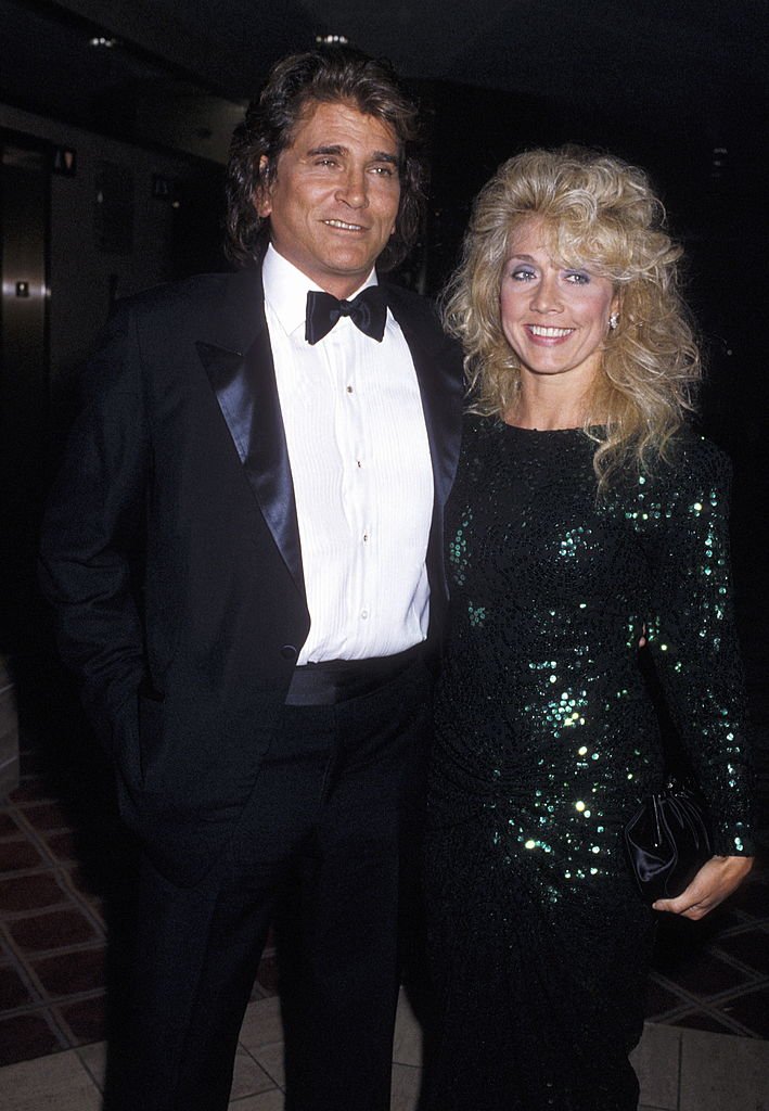 Michael Landon y su esposa Cindy Landon en los premios anuales del árbol de la vida del Fondo Nacional Judío el 11 de diciembre de 1986, en California | Foto: Getty Images