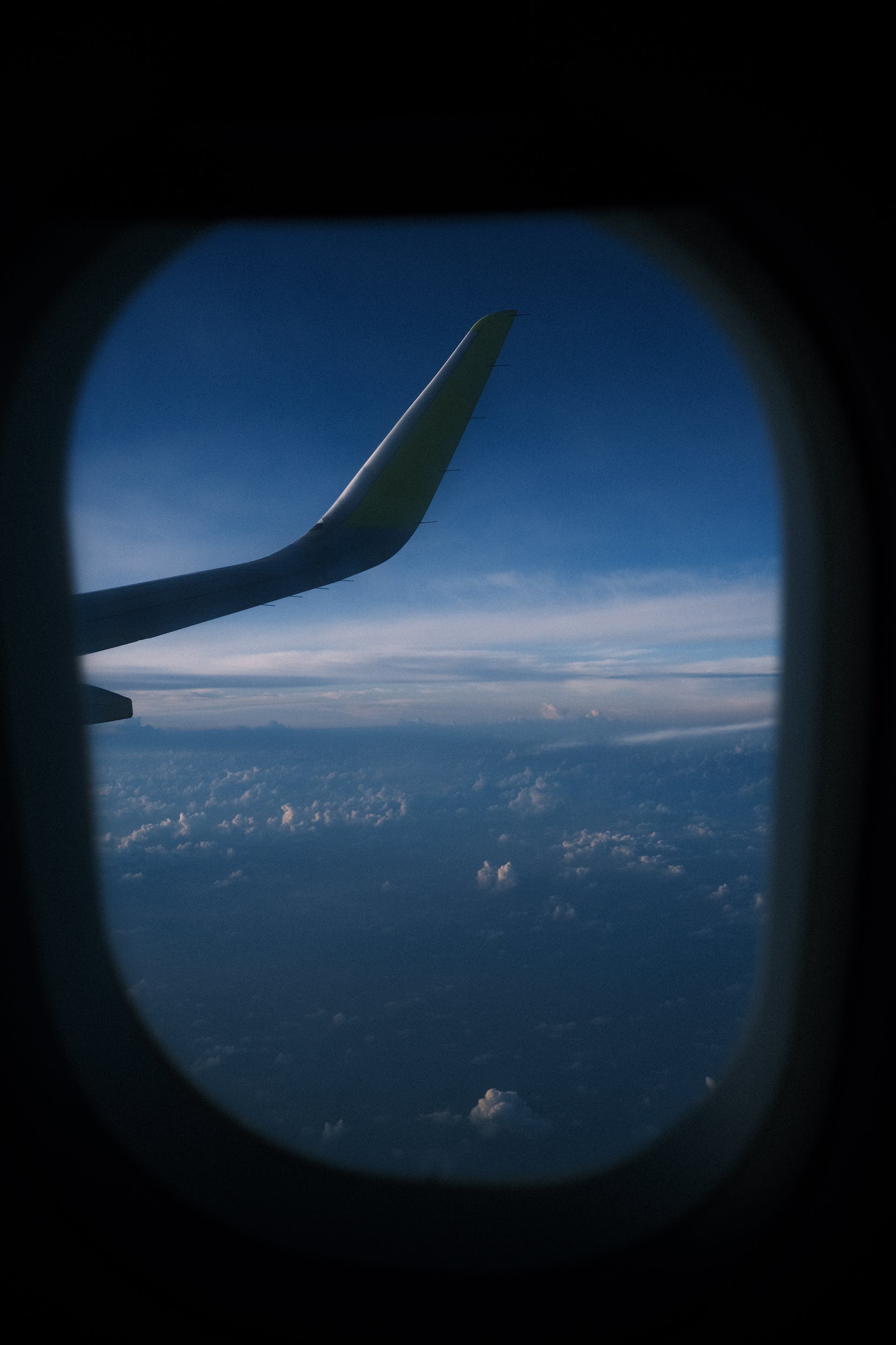 Vista desde la ventanilla de un avión | Fuente: Pexels