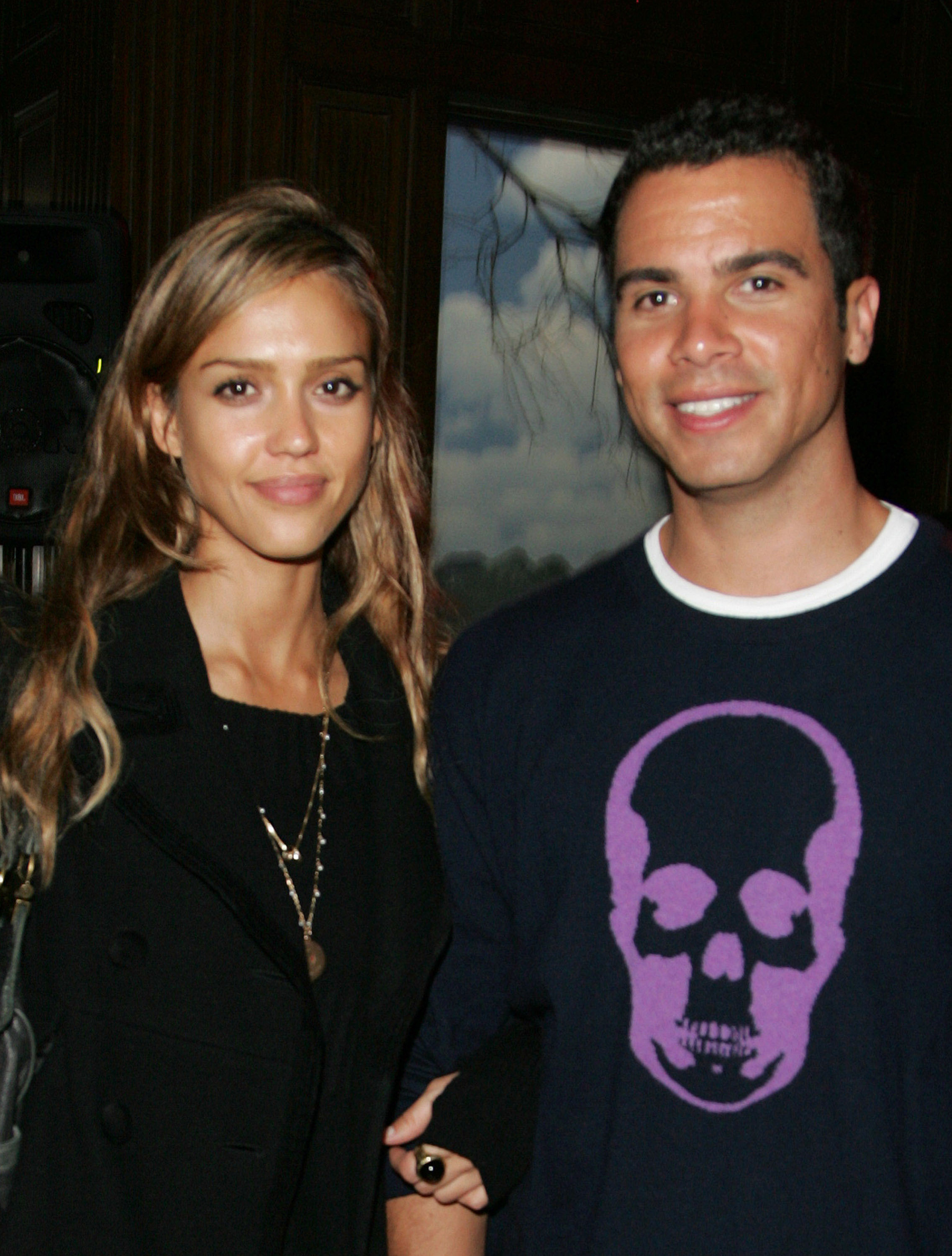 Jessica Alba y Cash Warren asisten a la fiesta de Good Magazine el 12 de octubre de 2007 | Fuente: Getty Images