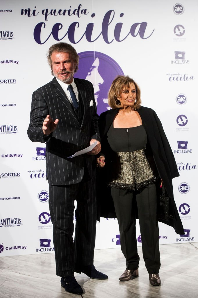 María Teresa Campos y Edmundo Arrocet en el photocall 'Mi Querida Cecilia', el 9 de noviembre de 2017 en Madrid, España. | Foto: Getty Images