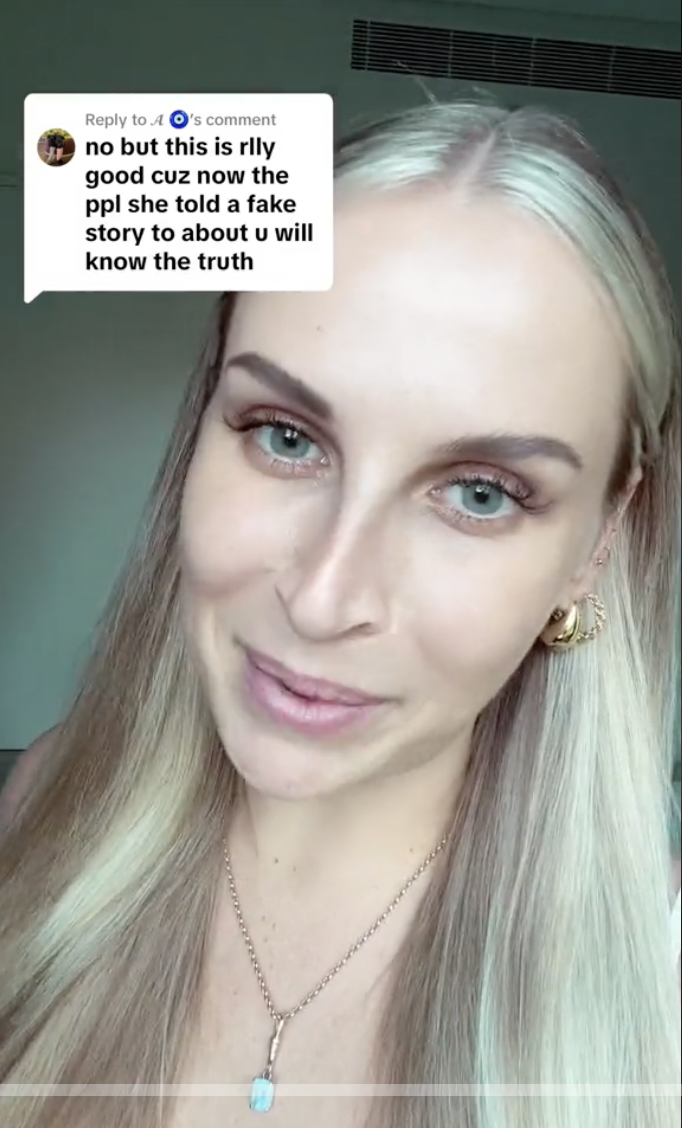 Amy Dickinson explicando su postura de decir la verdad en su quinto y último vídeo sobre la historia de la despedida de soltera | Foto: tiktok/amzdick