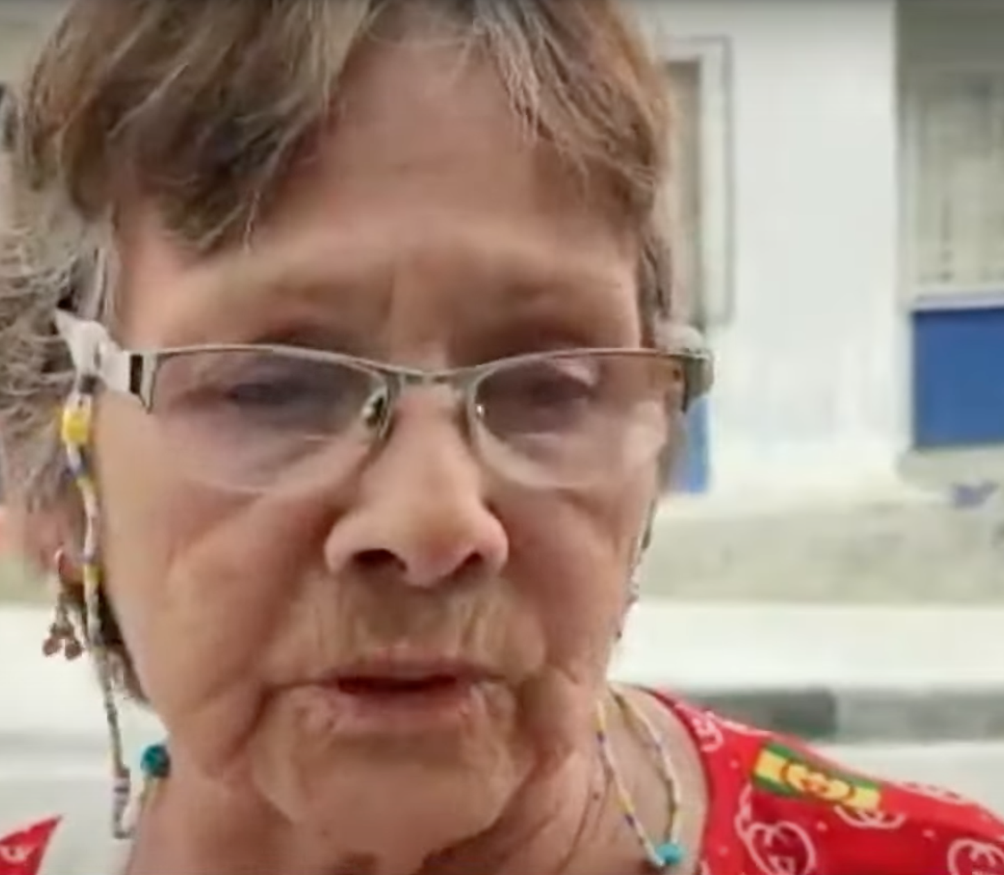 Una mujer que conoció a Nelly Marín de Álvarez. | Foto: YouTube.com/RTVC Noticias