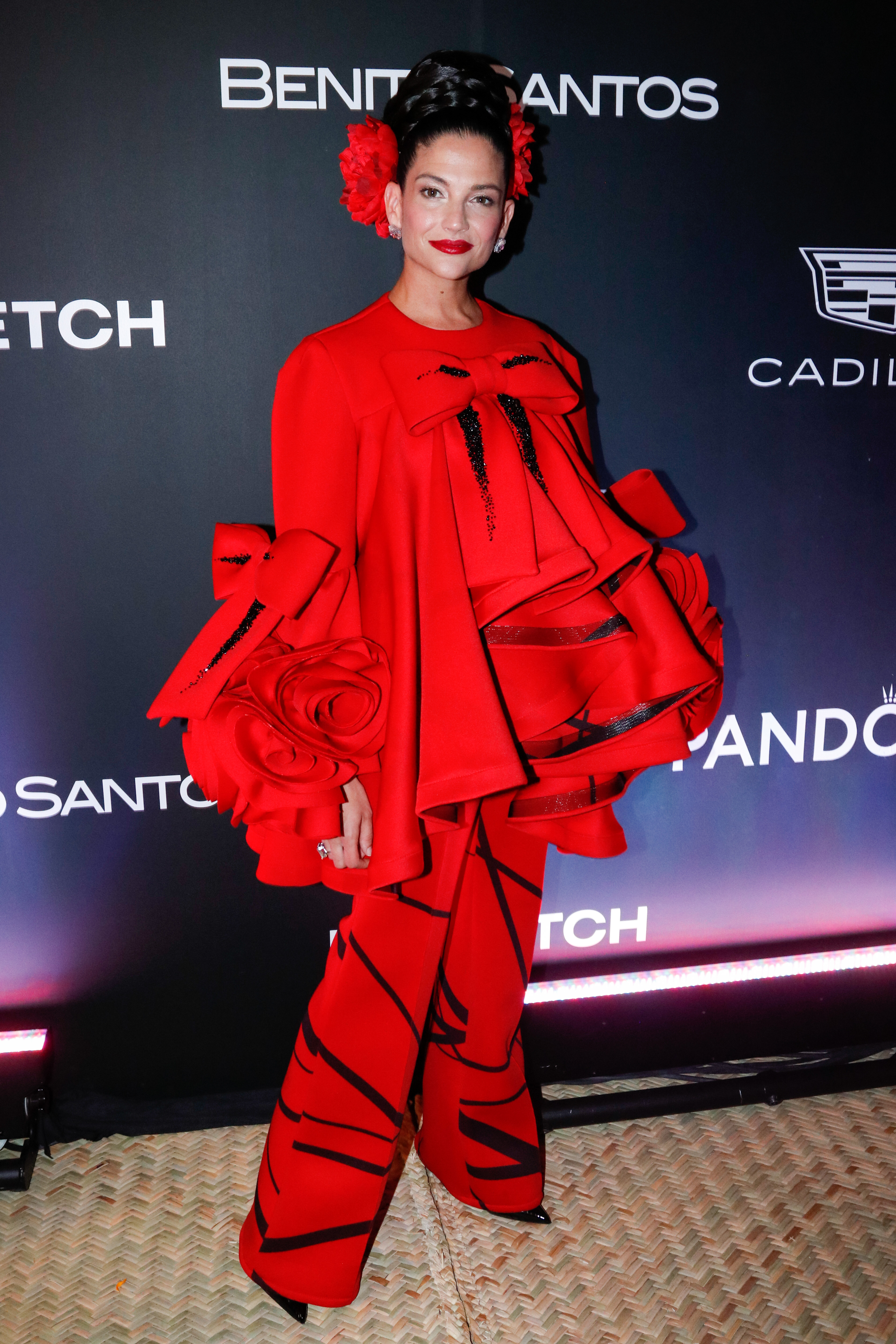 Natalia Jiménez posa para una foto durante la alfombra negra de la "VOGUE: Gala del Día de Muertos" en el Centro Cuauhtémoc el 27 de octubre de 2022 en la Ciudad de México, México. | Fuente: Getty Images