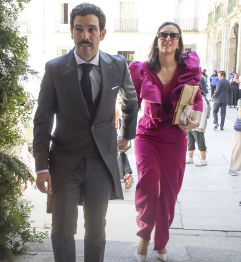 Iago Álvarez junto a su hermana | Fuente: Instagram/holacom