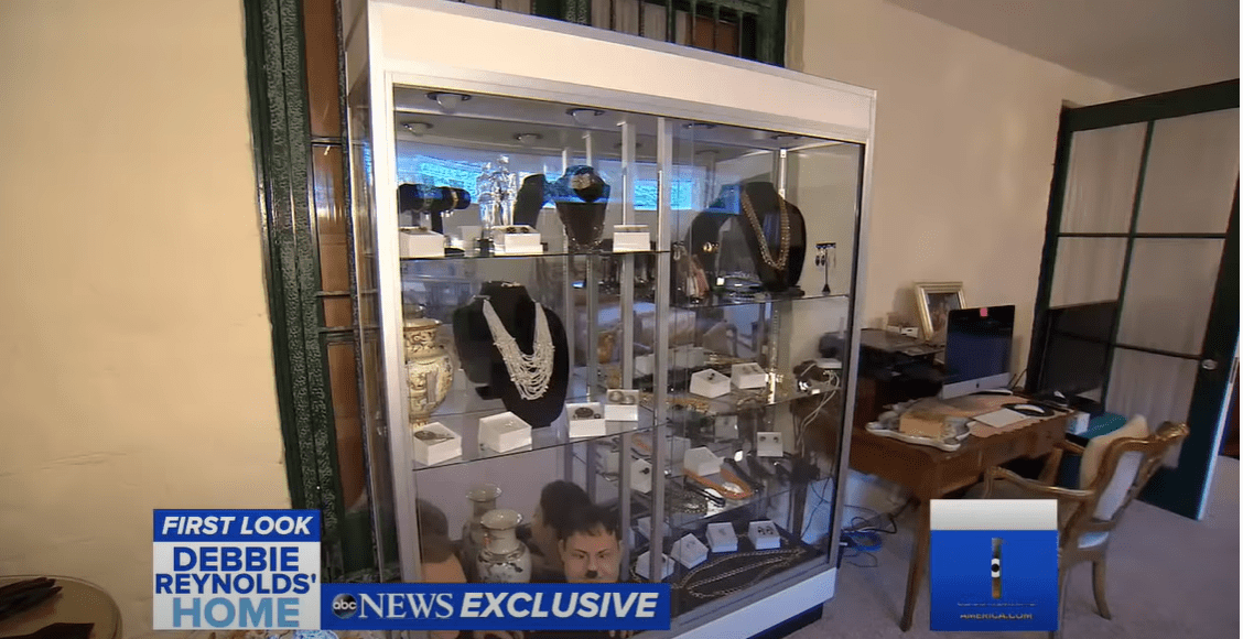 El interior de la casa de Debbie Reynolds. | Fuente: youtube.com/Good Morning America