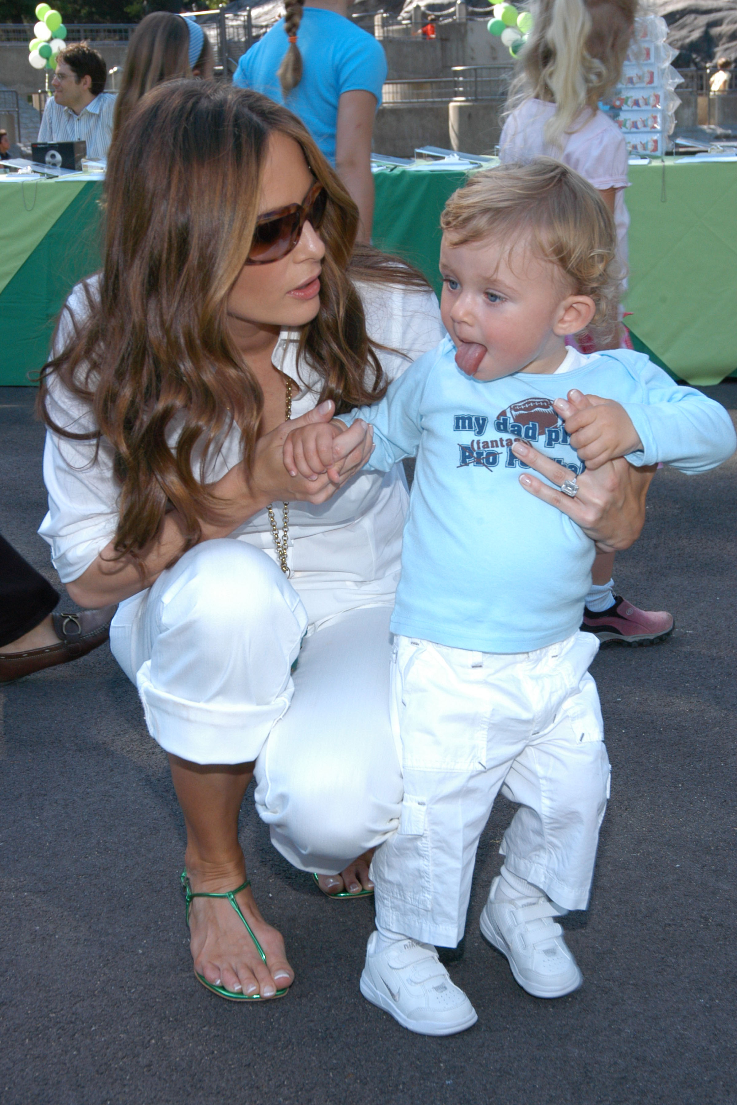 Melania y Barron Trump en la Fiesta Anual del Patio de Recreo el 30 de mayo de 2007, en Nueva York. | Fuente: Getty Images