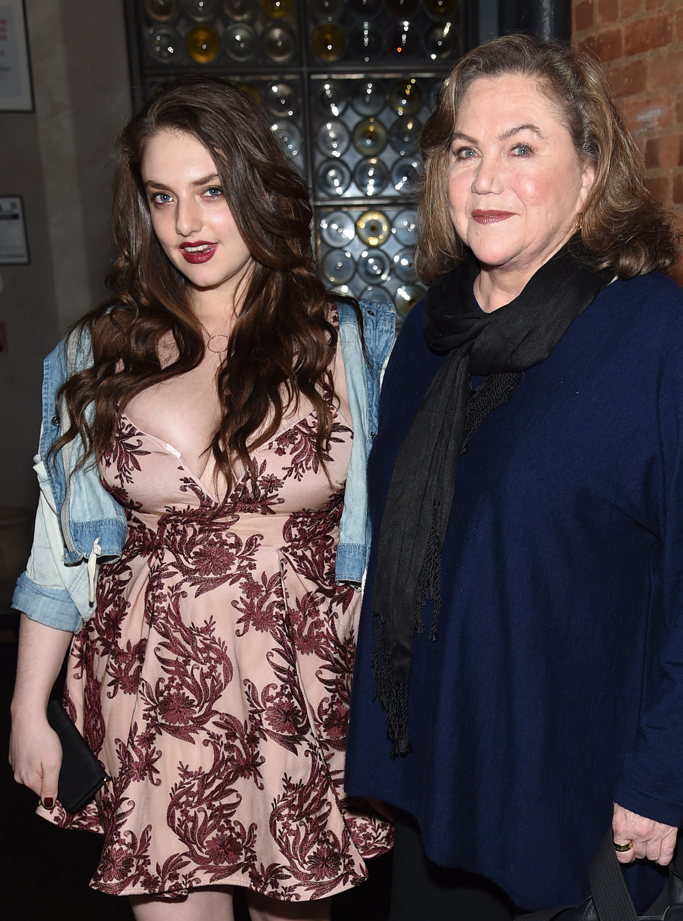 Rachel Weiss y Kathleen Turner asisten a la fiesta posterior a la proyección de "Pirates Of The Caribbean: Dead Men Tell No Tales" en el Chef's Club el 23 de mayo de 2017 en Nueva York. | Fuentes: Getty Images