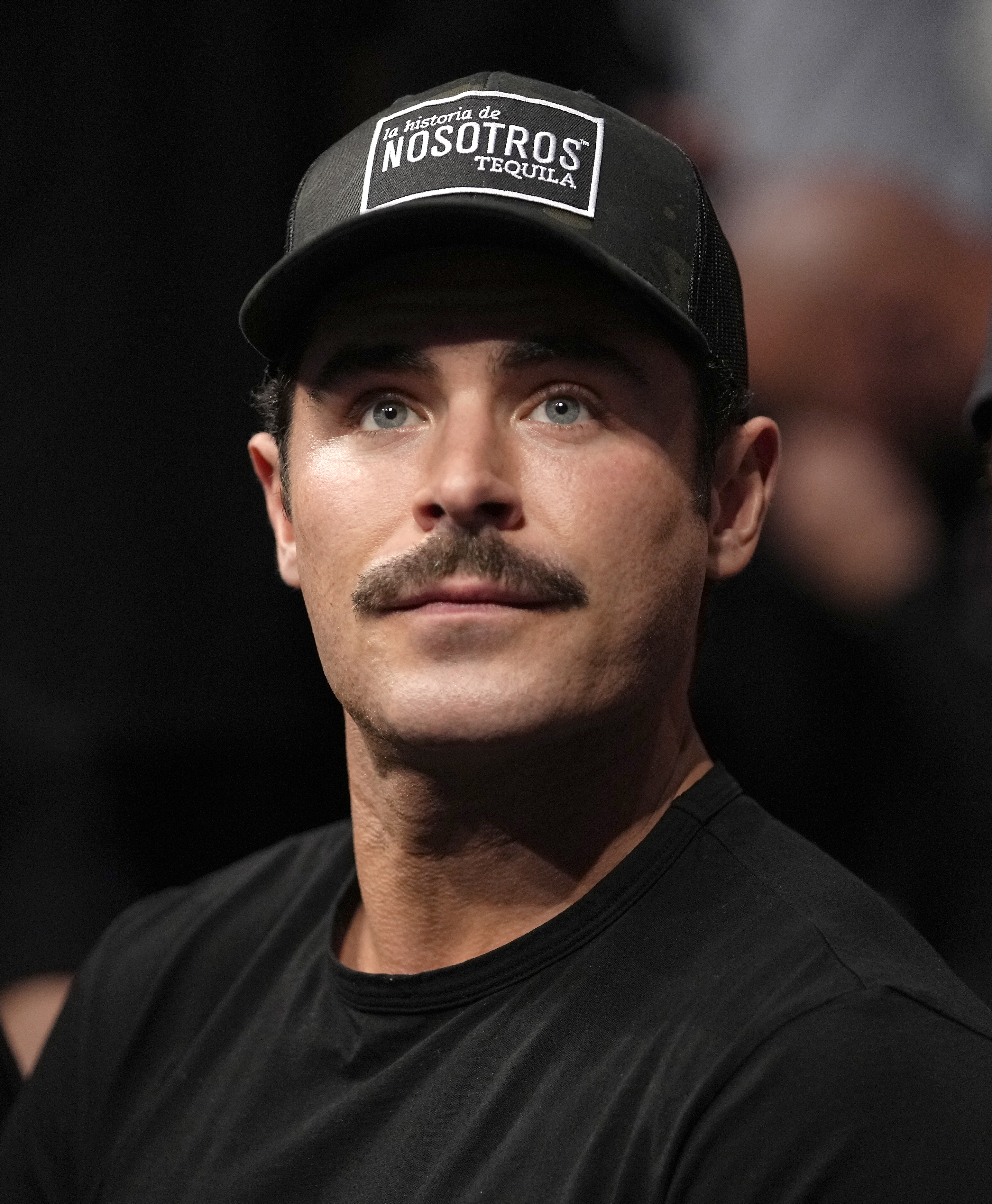 Zac Efron durante el UFC 269 el 11 de diciembre de 2021, en Las Vegas, Nevada | Fuente: Getty Images