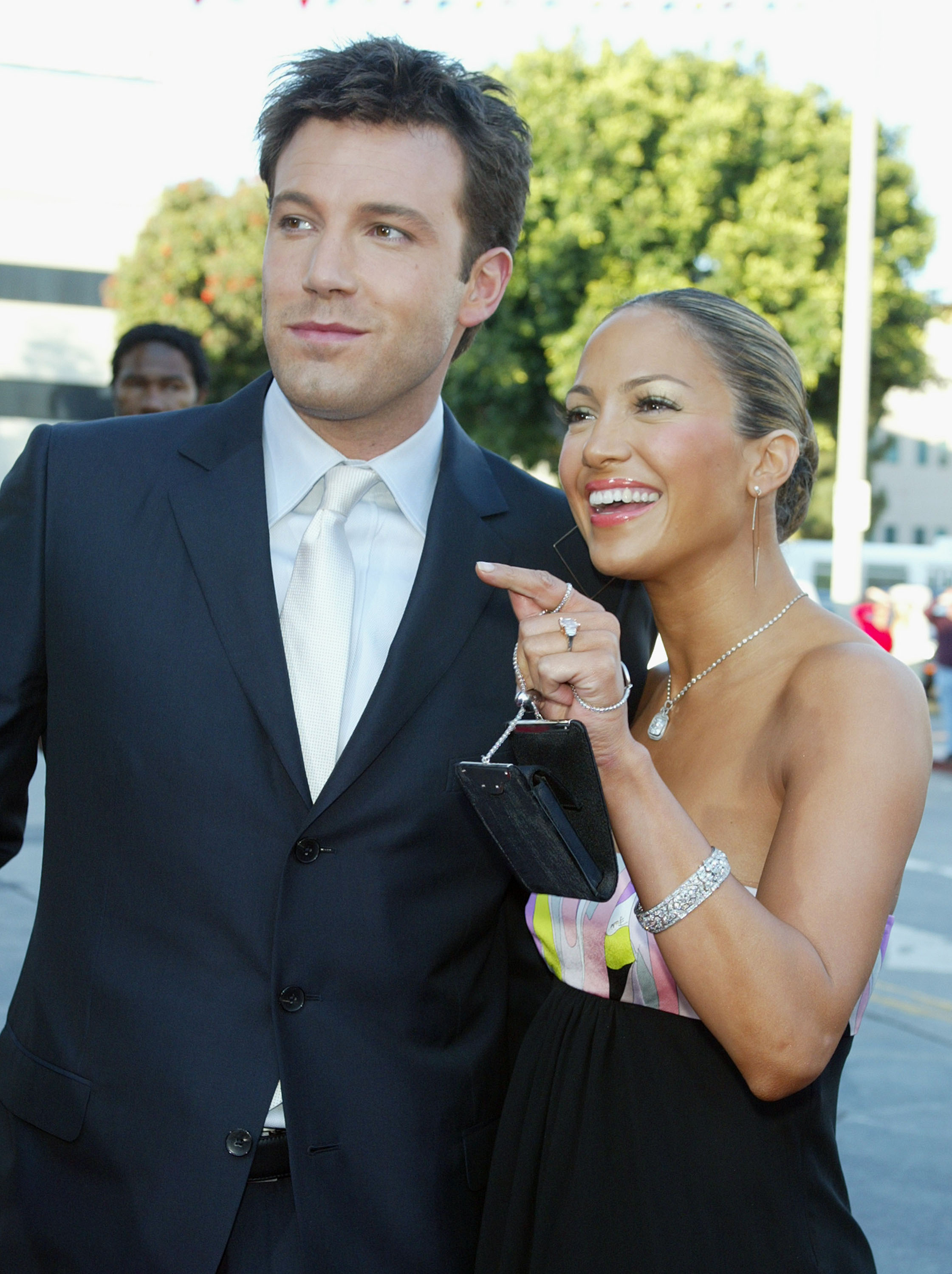 Ben Affleck y Jennifer Lopez en el estreno de "Daredevil" en Los Angeles, California, el 9 de febrero de 2003 | Fuente: Getty Images