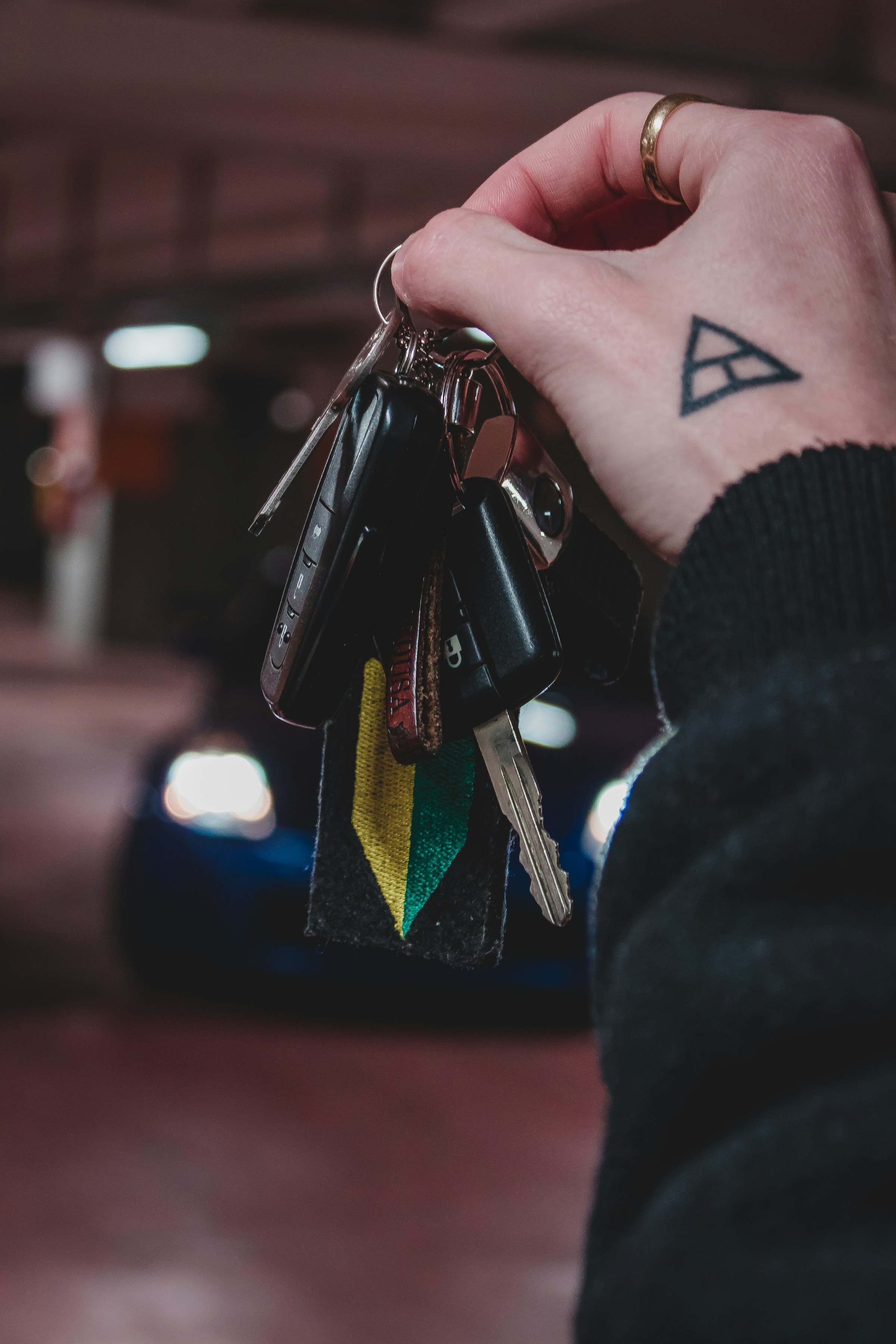 Un hombre con las llaves de un automóvil | Foto: Unsplash