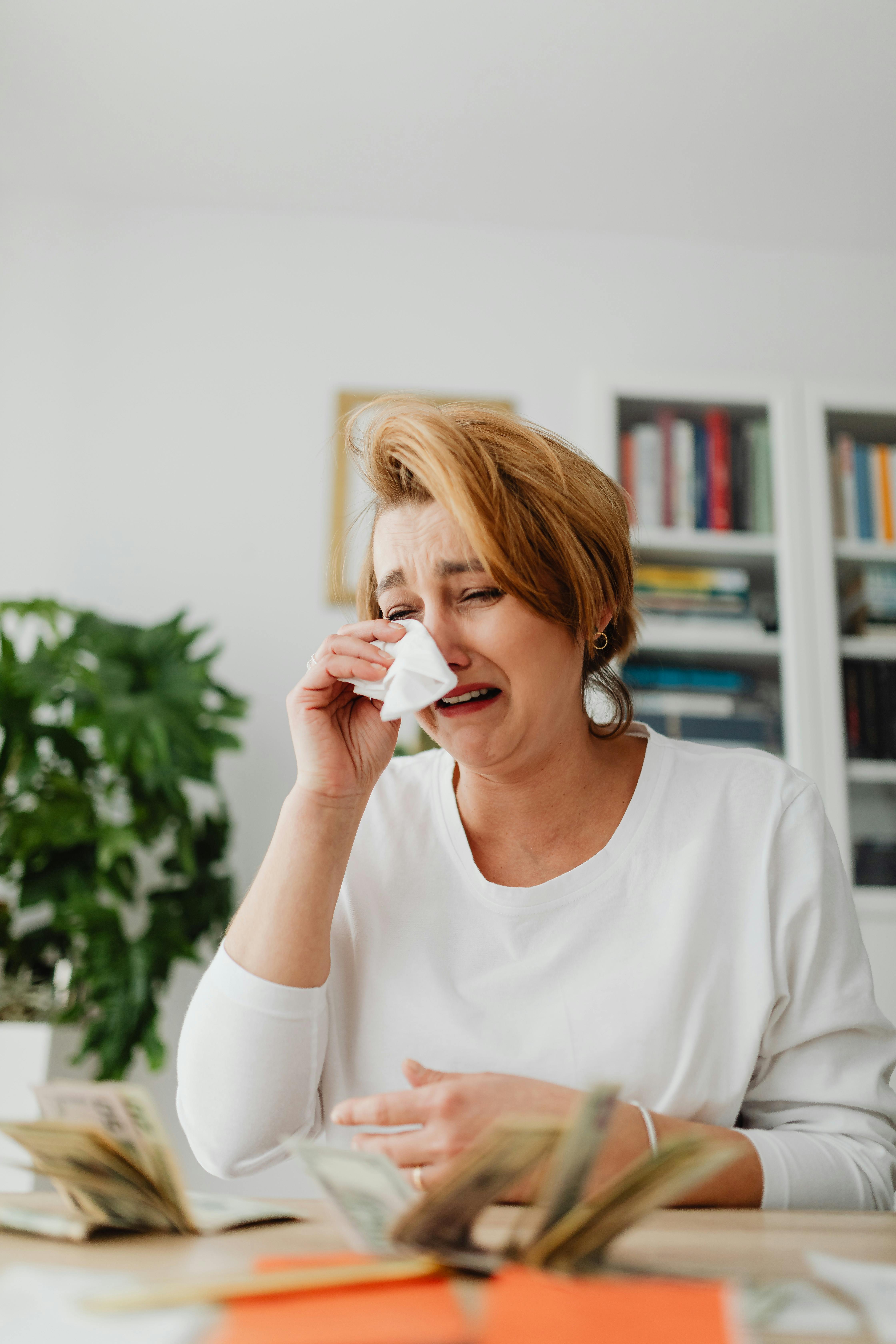 Una mujer llorando | Fuente: Pexels