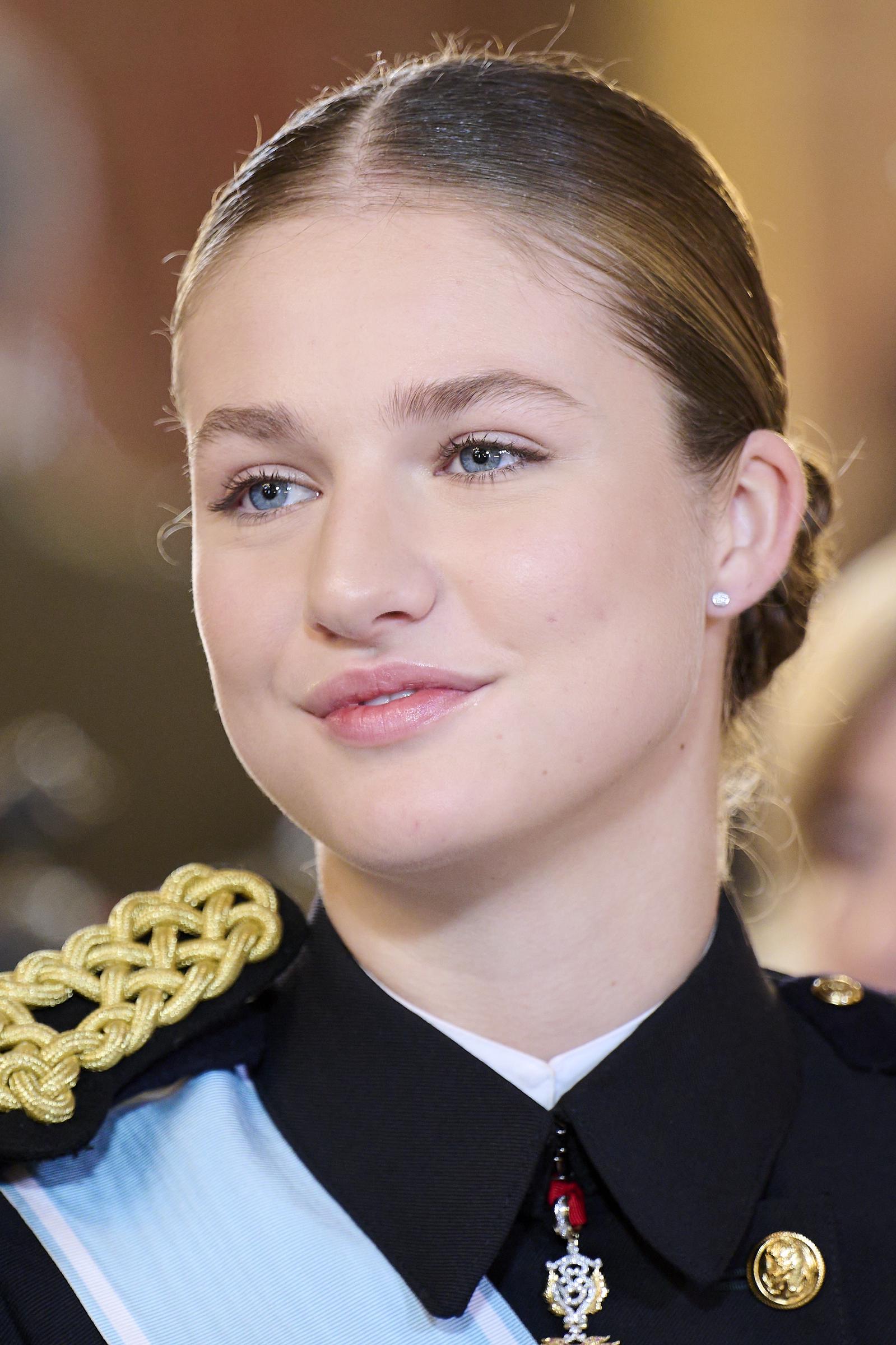 La princesa Leonor de España asiste a la ceremonia de la Pascua Militar en el Palacio Real el 6 de enero de 2025 en Madrid, España.