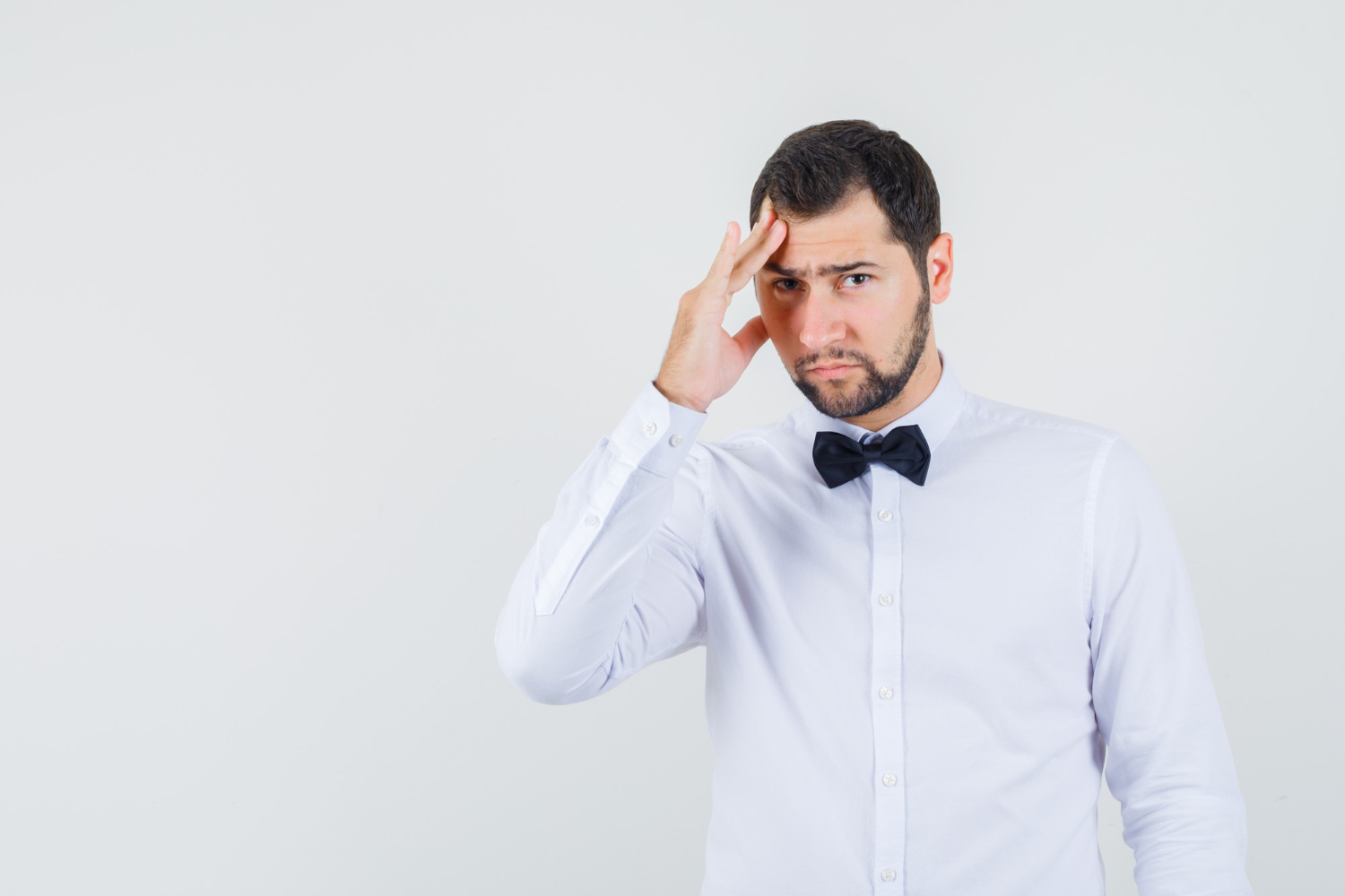 Un hombre infeliz | Fuente: Freepik