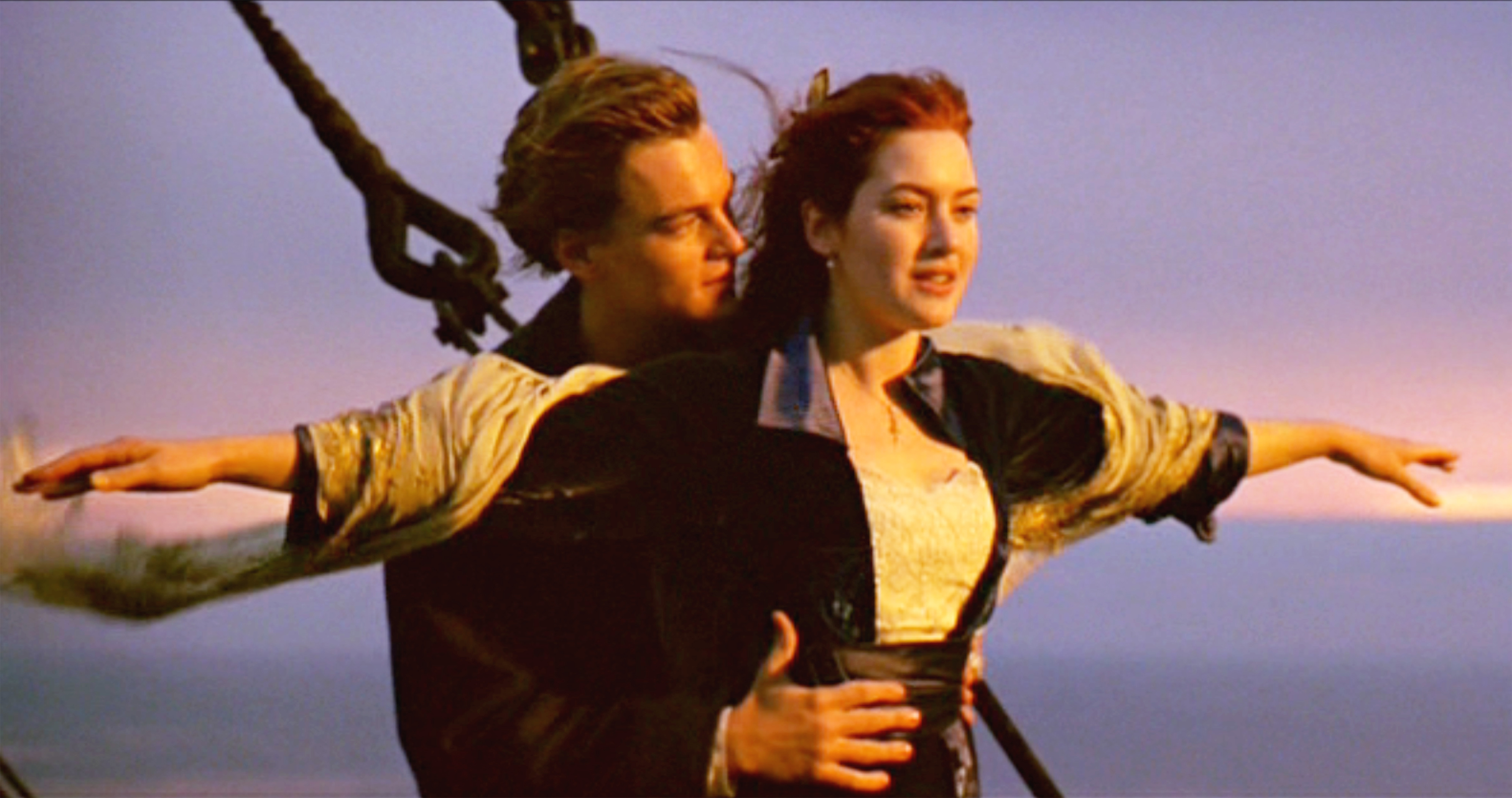 Leonardo DiCaprio como Jack y Kate Winslet como Rose en la película "Titanic", en 1997 | Foto: Getty Images