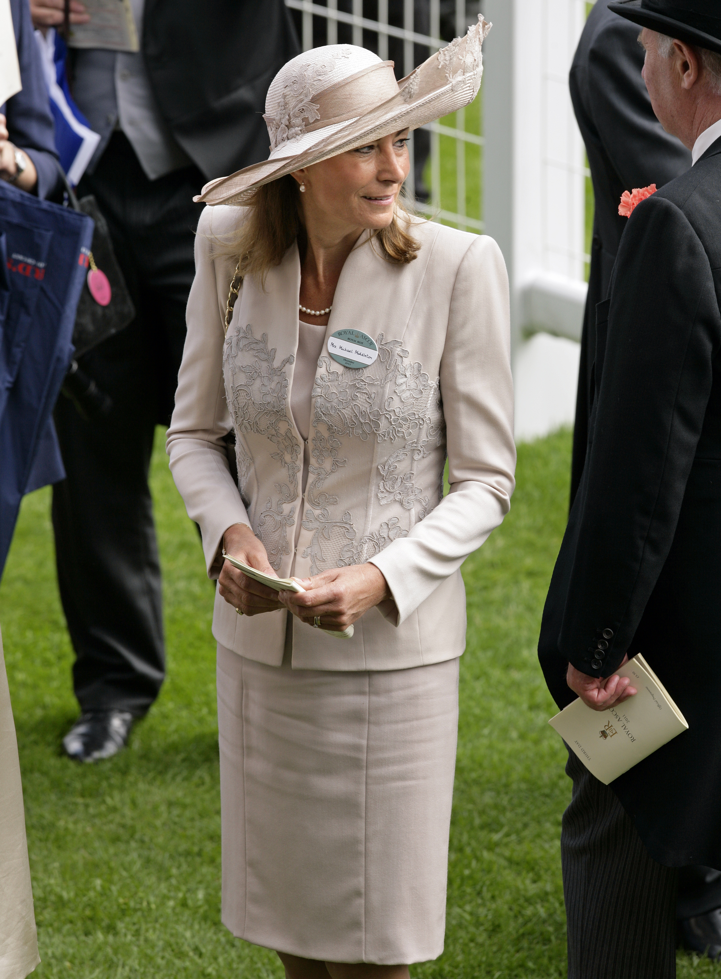 Carole Middleton asiste al día 3, "Ladies Day" de Royal Ascot en el hipódromo de Ascot, Reino Unido. | Foto: Getty Images