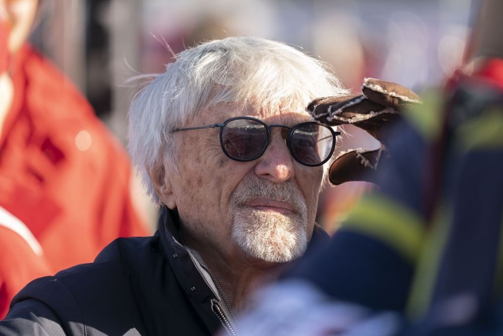 Bernie Ecclestone de Reino Unido en la Copa del Mundo de esquí alpino Audi FIS - Super G masculino el 24 de enero de 2020. | Foto: Getty Images