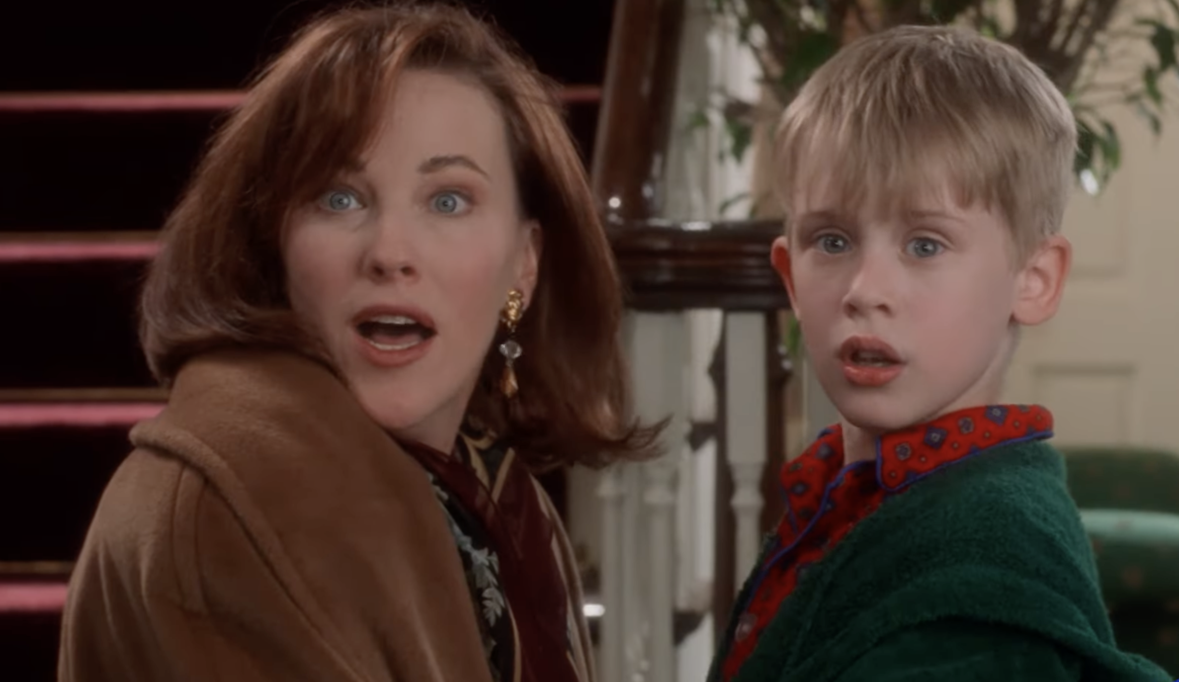 Catherine O'Hara y Macaulay Culkin | Fuente: YouTube/disneyplus