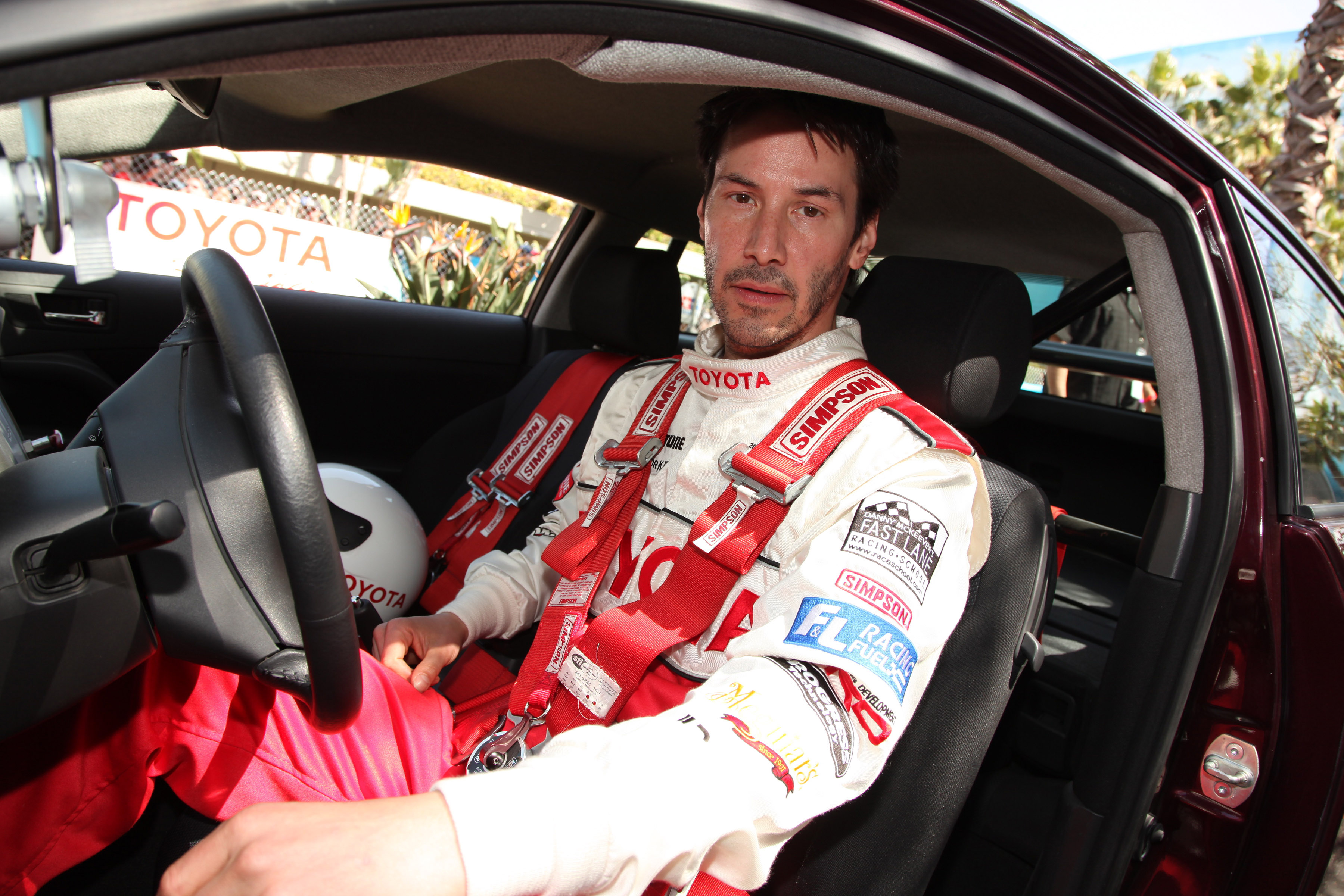 Keanu Reeves en la presentación de la revista People del premio The PEOPLE Pole en el Gran Premio Toyota de Long Beach en California, el 16 de abril de 2010 | Fuente: Getty Images