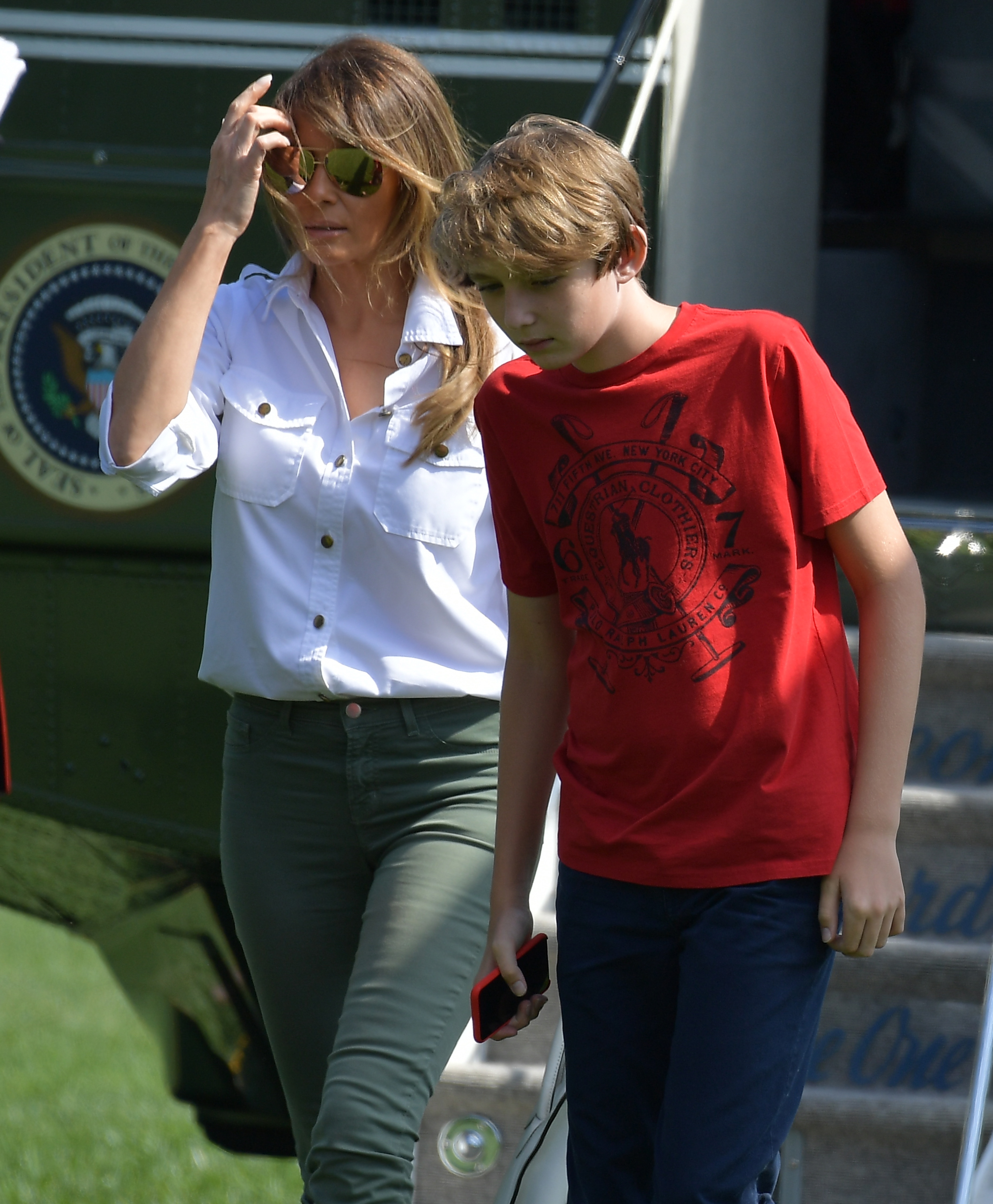 Melania y Barron Trump vistos el 18 de junio de 2017, en Washington, D.C. | Fuente: Getty Images