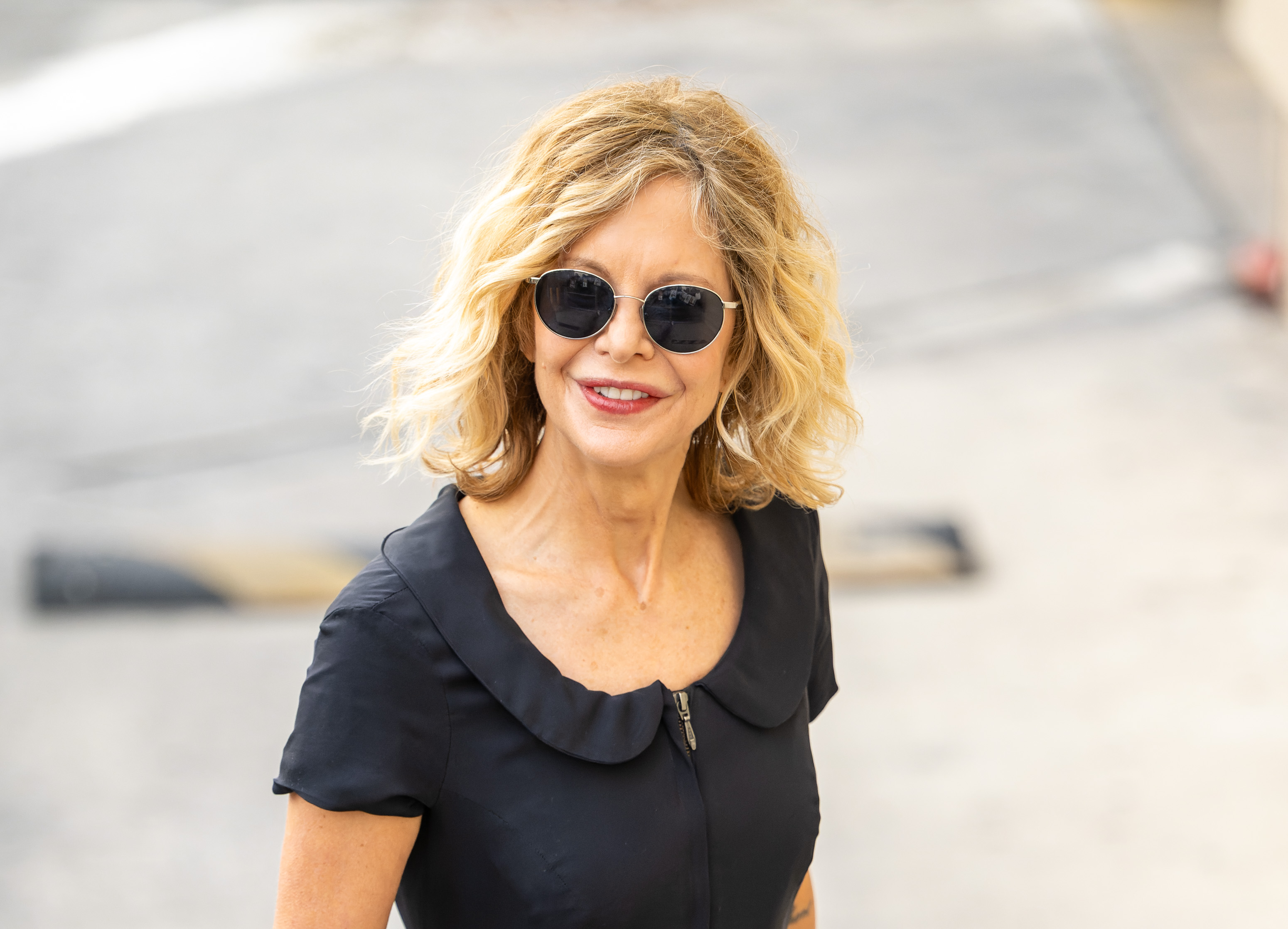 Meg Ryan es vista en "Jimmy Kimmel Live" el 25 de octubre de 2023 en Los Ángeles, California. | Fuente: Getty Images