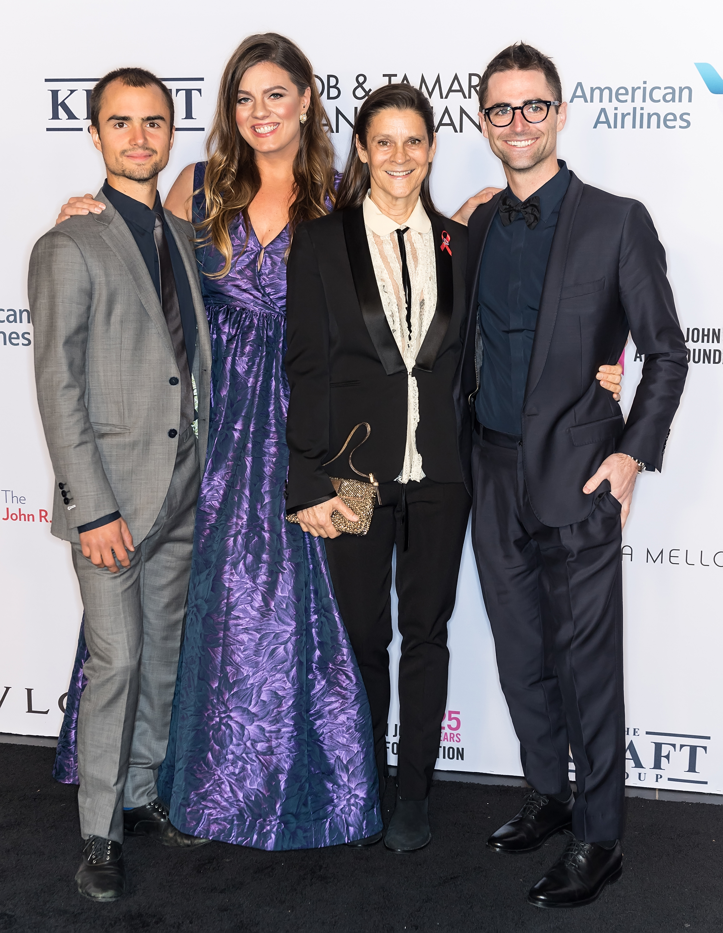 Rhys Tivey, Elizabeth Carson, Aileen Getty y Quinn Tivey fotografiados durante la Gala de Otoño de Nueva York el 7 de noviembre de 2017. | Fuente: Getty Images