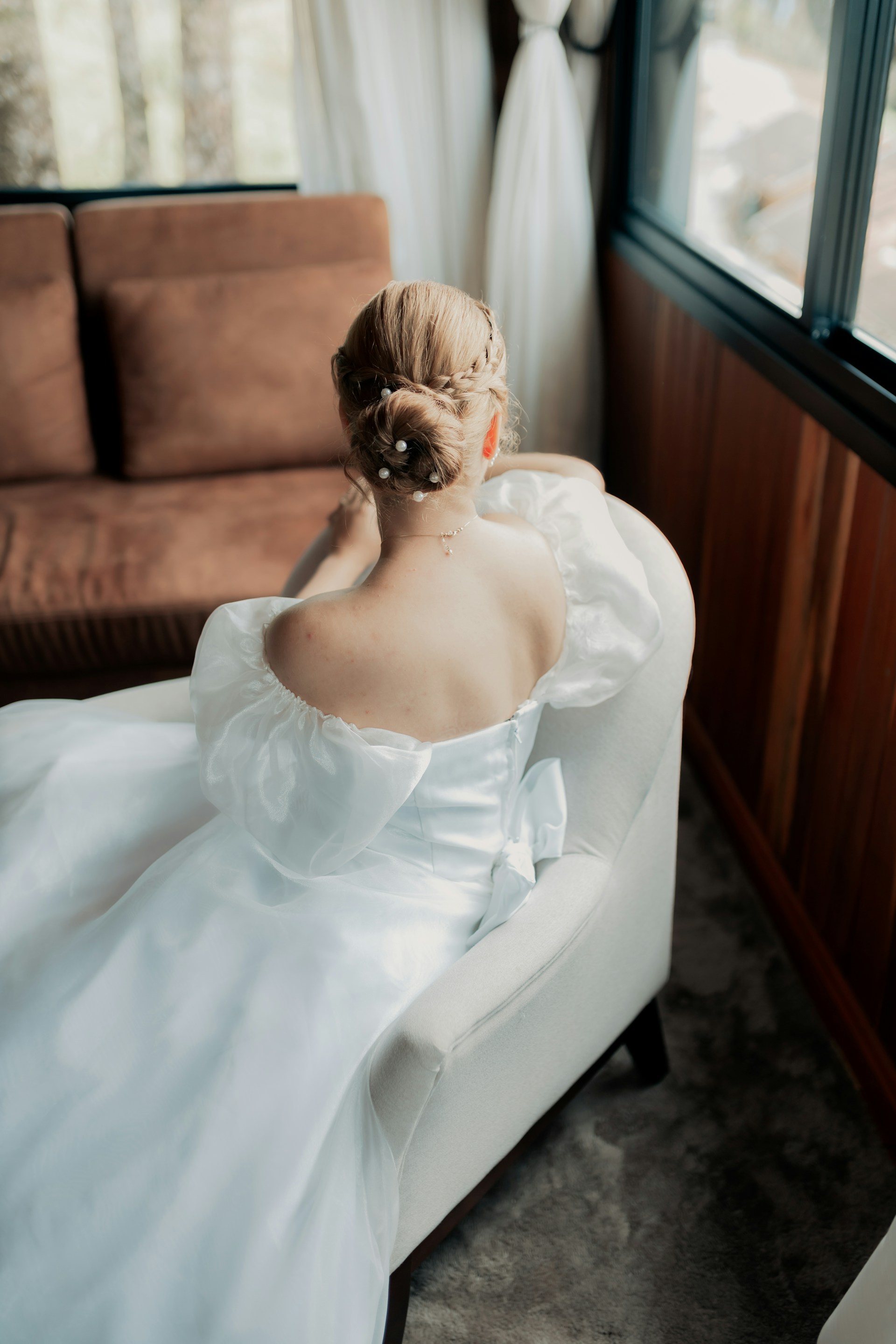 Una novia sentada en una suite nupcial | Fuente: Unsplash