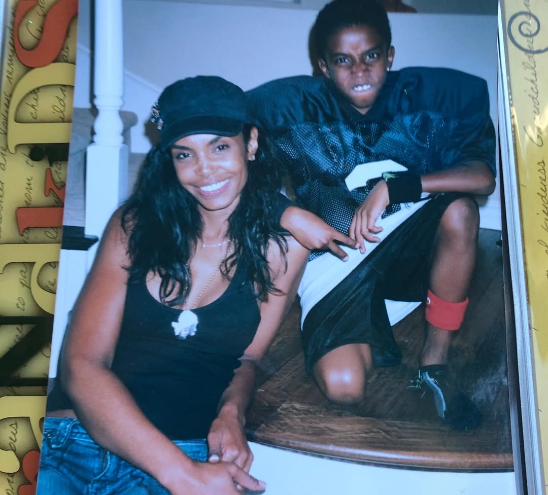Kim Porter posando con Christian Combs, en mayo de 2025 | Fuente: Instagram/kingcombs