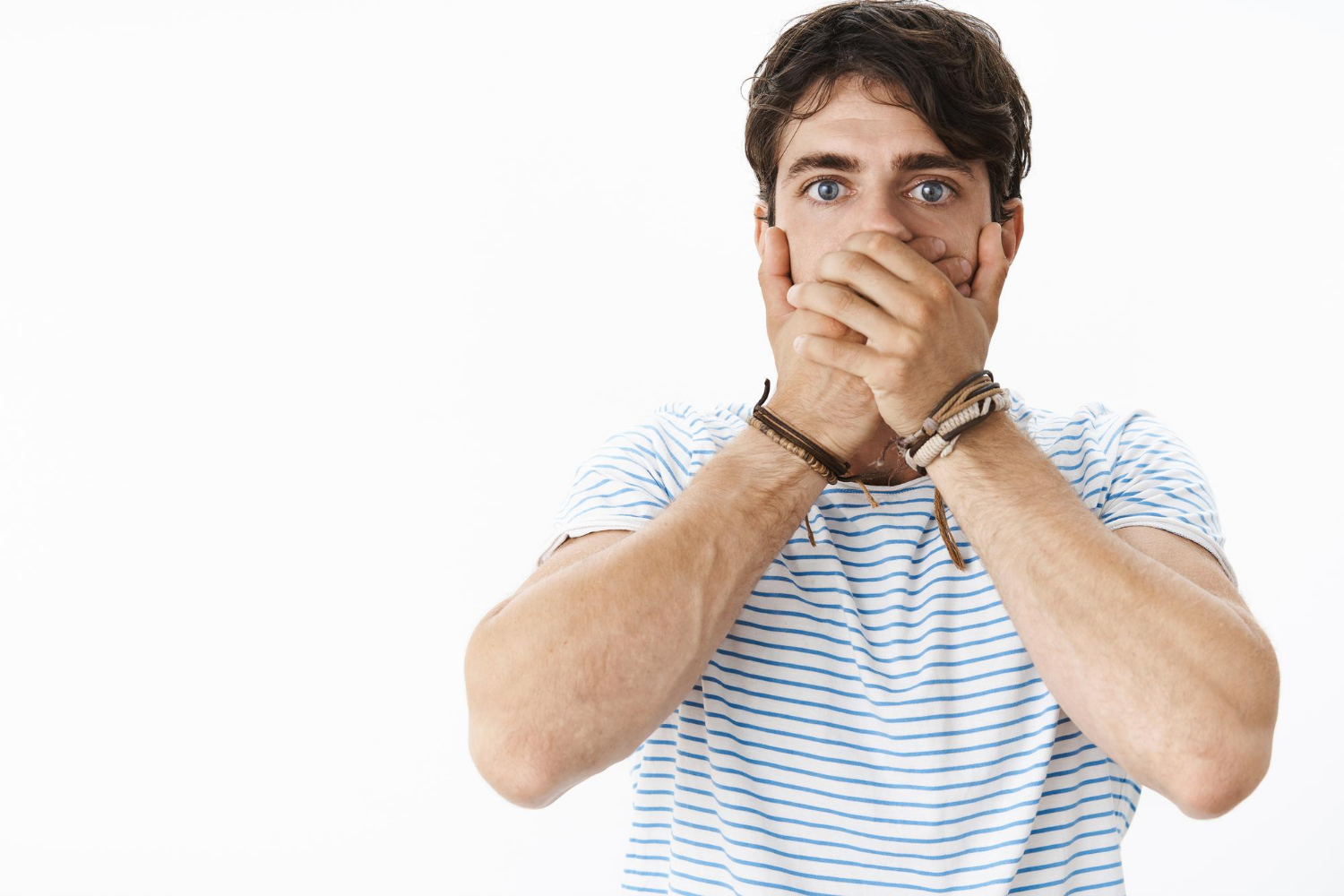 Un hombre asustado | Fuente: Freepik