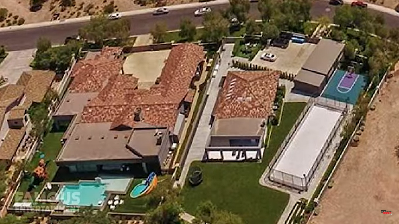 Vista aérea de la casa de Céline Dion en Summerlain, Las Vegas | Fuente: YouTube/FamousLuxury