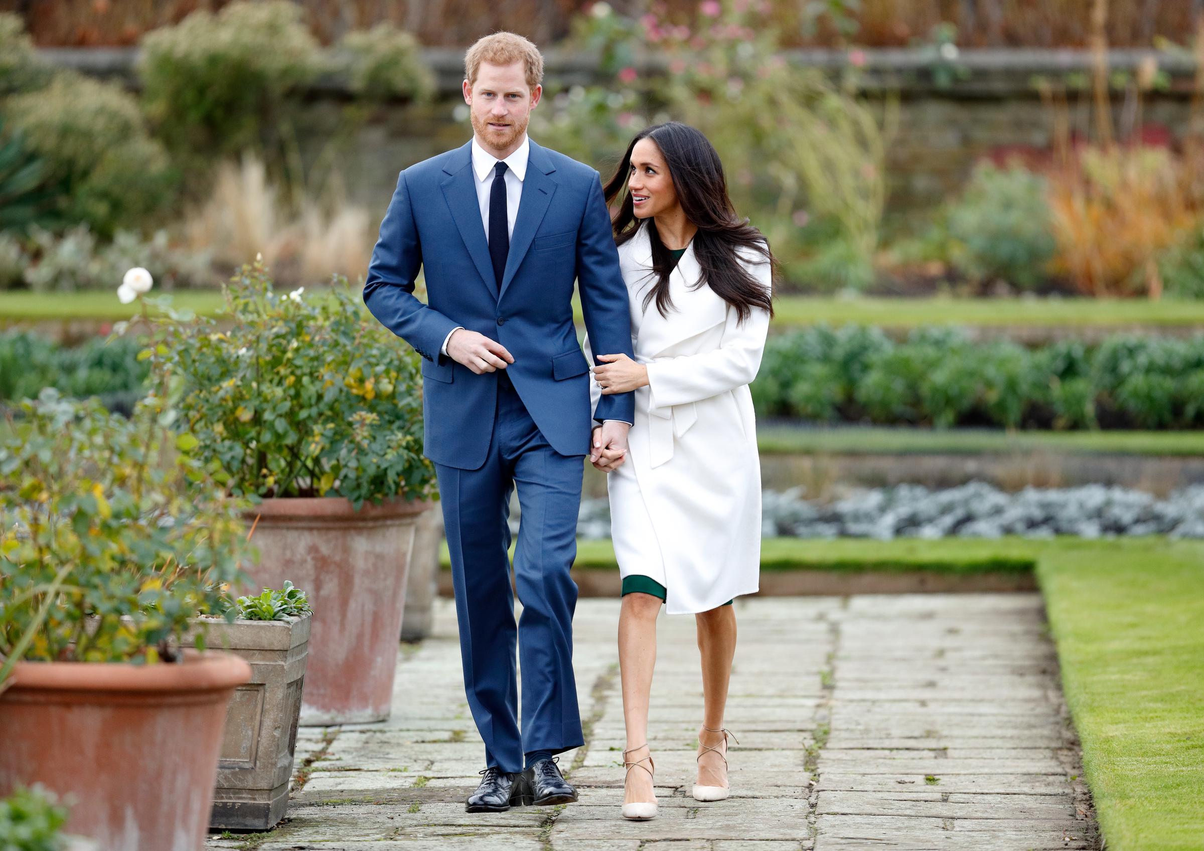 El príncipe Harry y Meghan Markle asisten a un photocall en los Jardines Hundidos el 27 de noviembre de 2017, en Londres, Inglaterra | Fuente: Getty Images