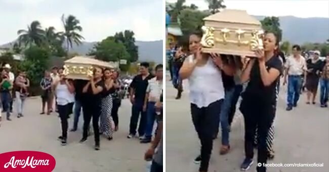 Familia que carga el ataúd escuchando cumbia y bailando, se hizo viral en Facebook