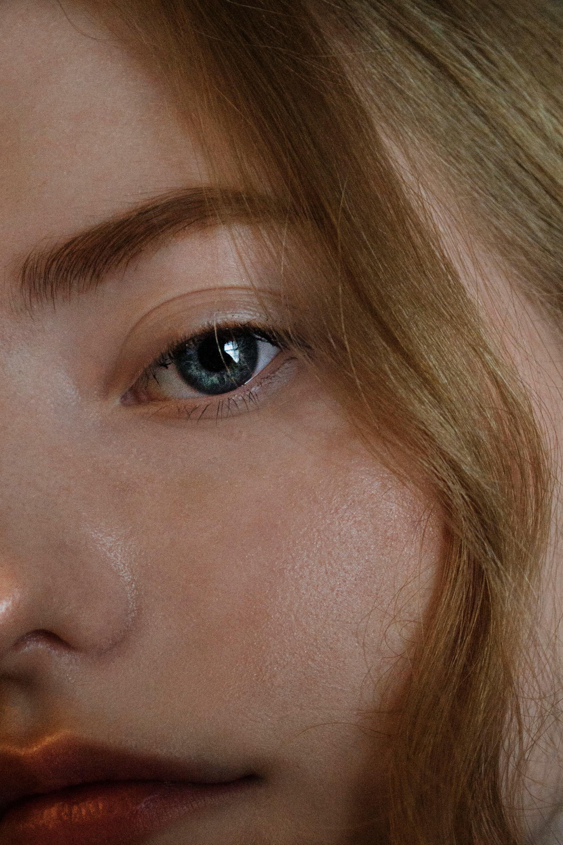 Primer plano del rostro de una mujer | Fuente: Pexels