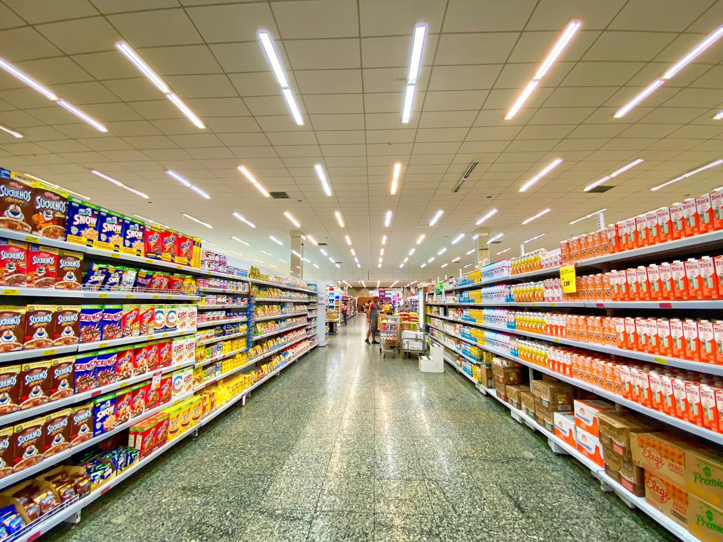 Pasillo en un supermercado | Foto: Unsplash