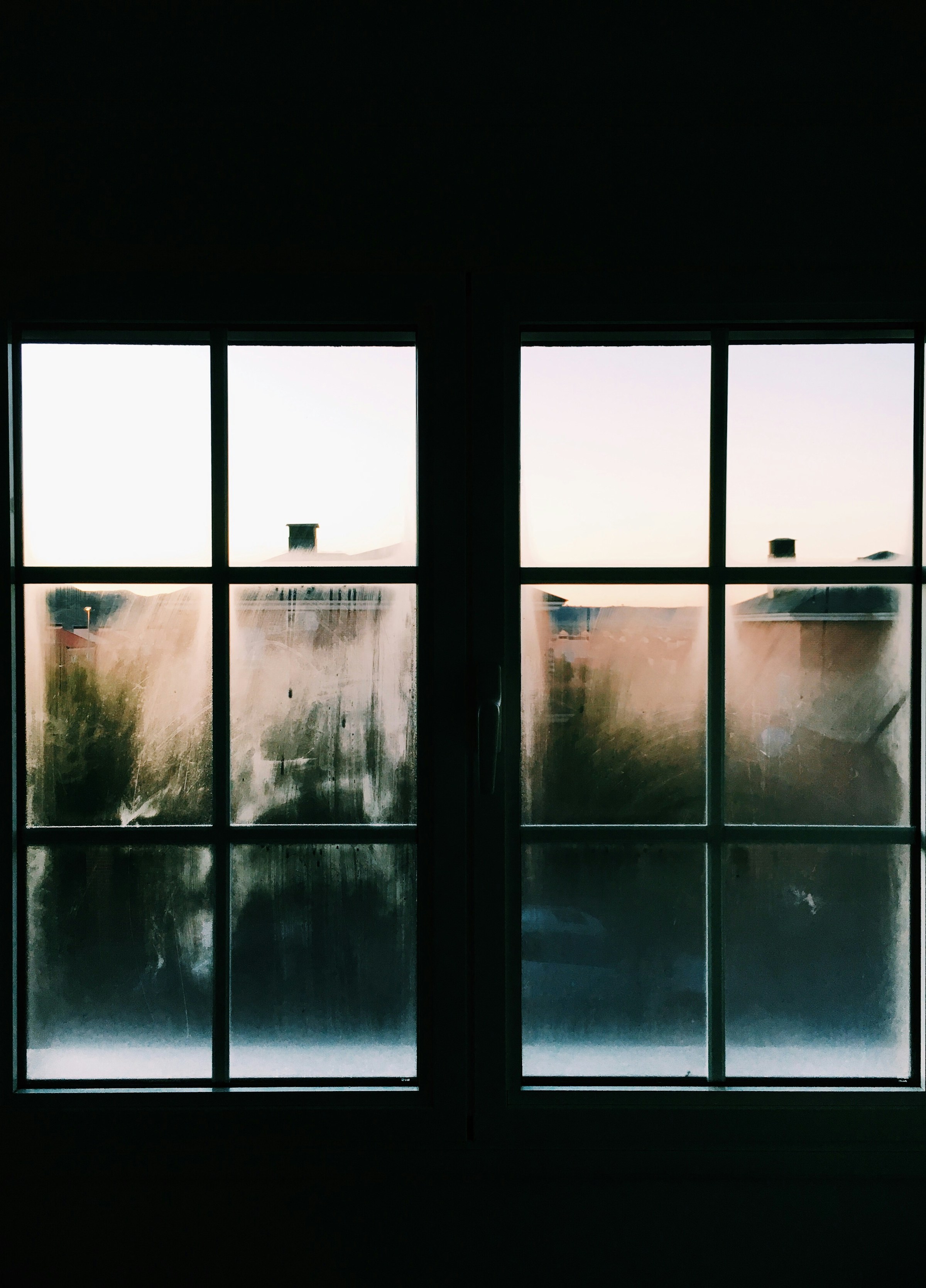 Primer plano de la ventana de una habitación | Fuente: Unsplash